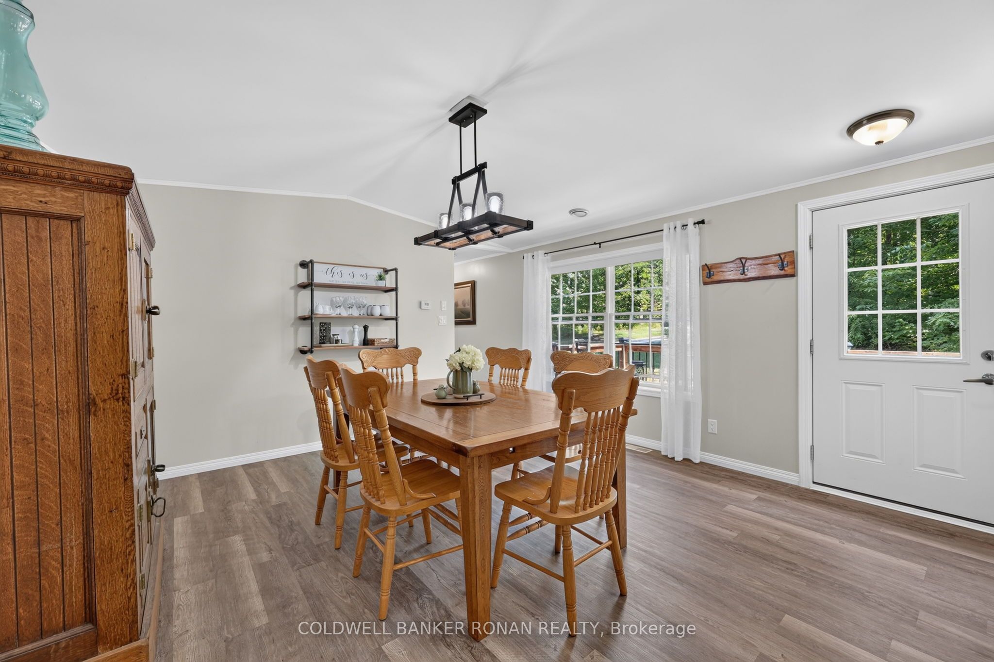 9087 Webster Road Property Photo 11