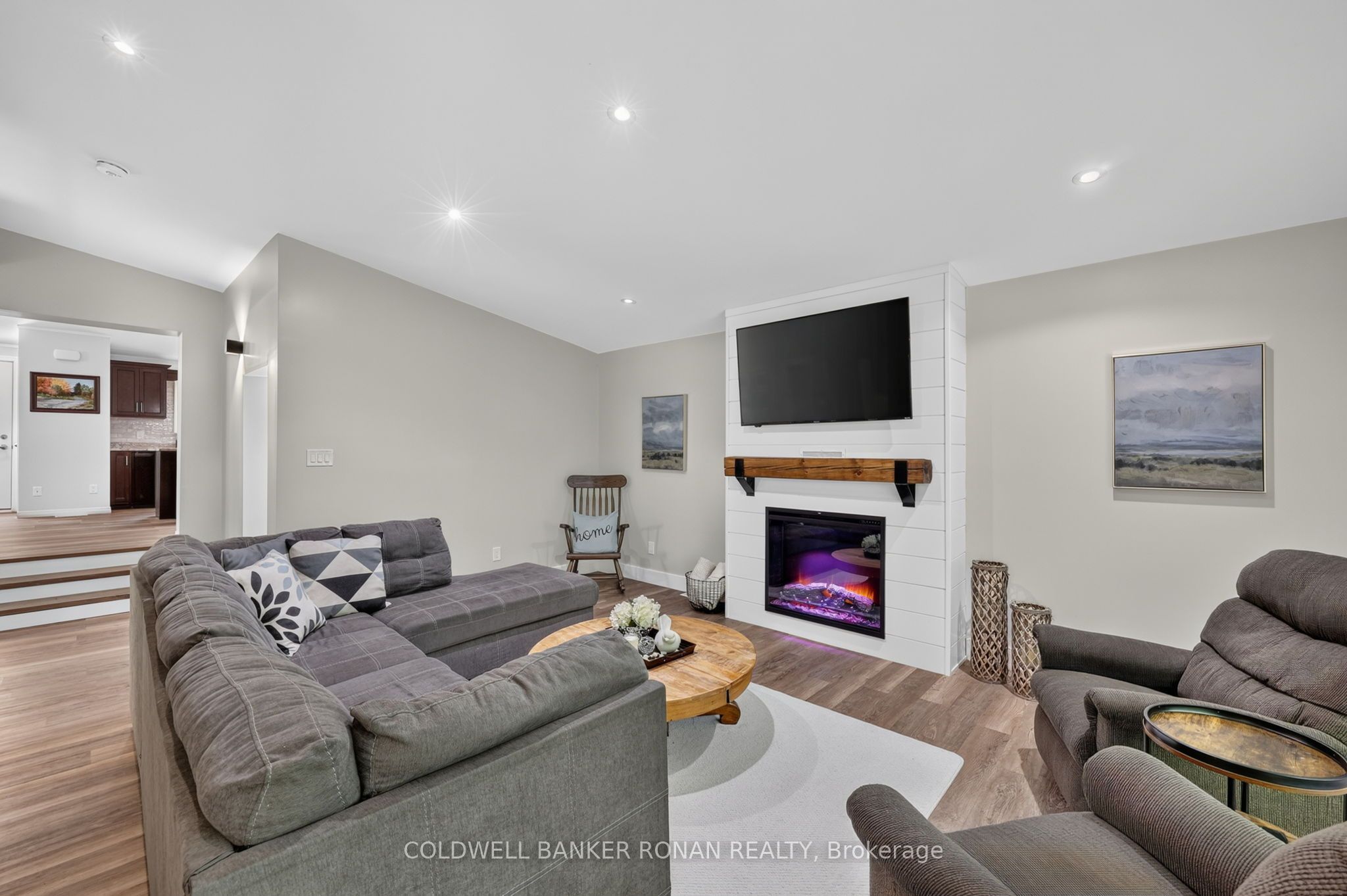 9087 Webster Road Property Photo 14