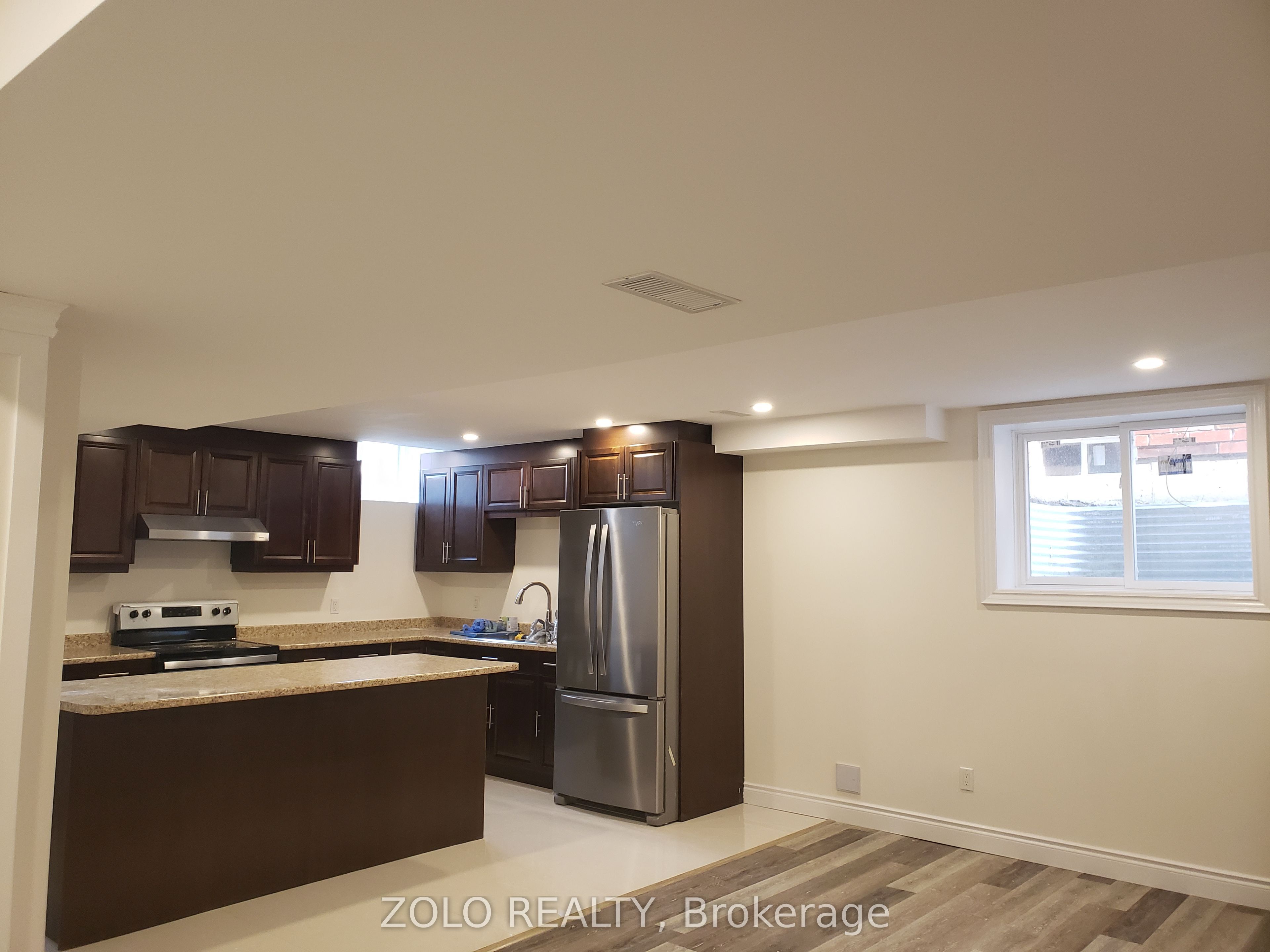 58 Gibson Circle Lower Property Photo 2