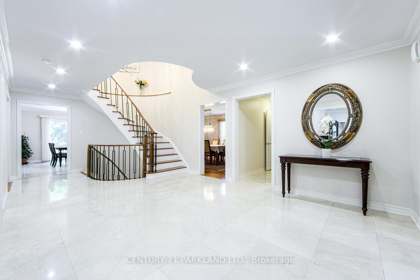 112 Strathearn Avenue Property Photo 3