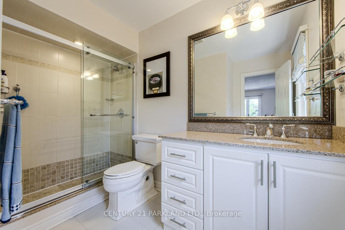 112 Strathearn Avenue Property Photo 30