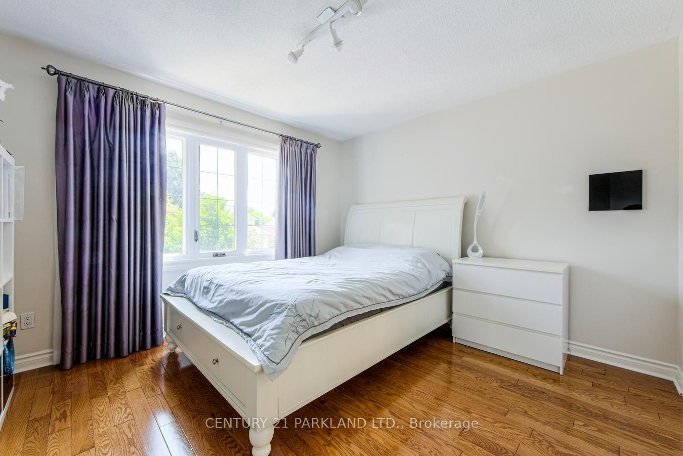 112 Strathearn Avenue Property Photo 35