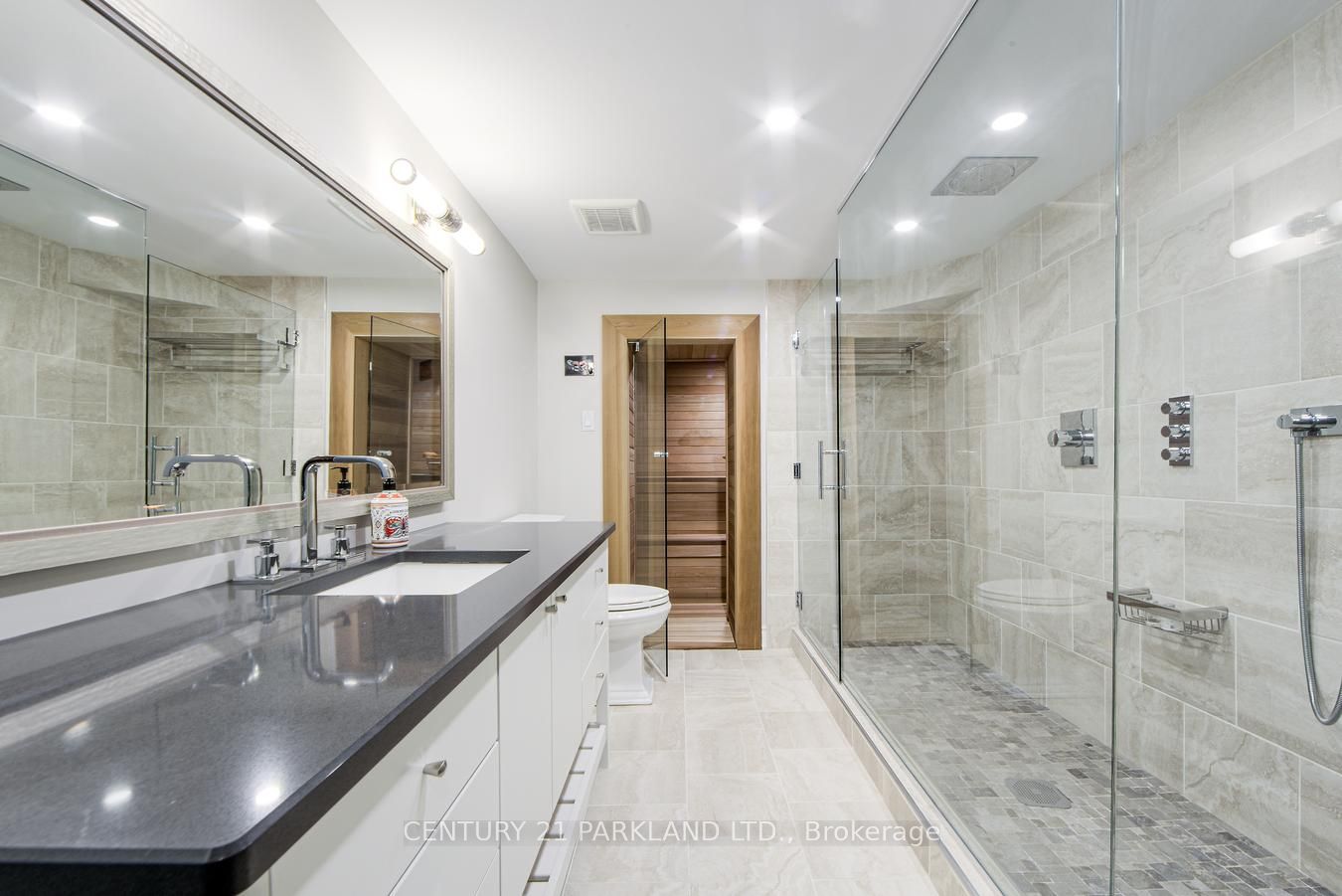 112 Strathearn Avenue Property Photo 44