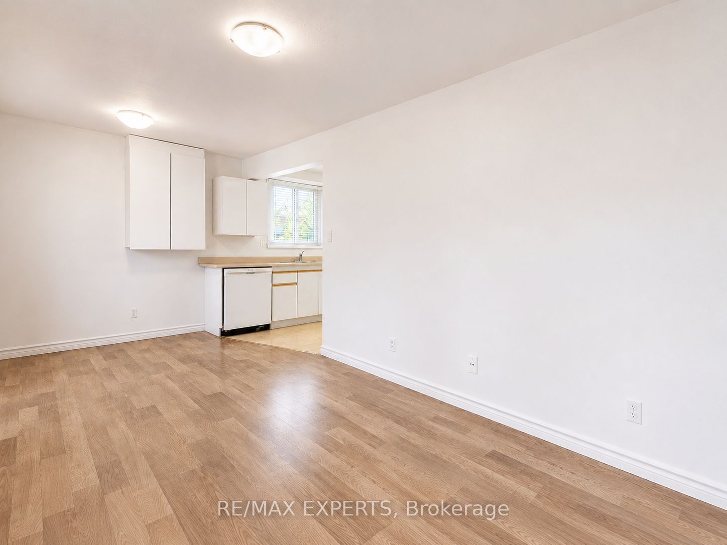 142 Riveredge Drive Property Photo 3