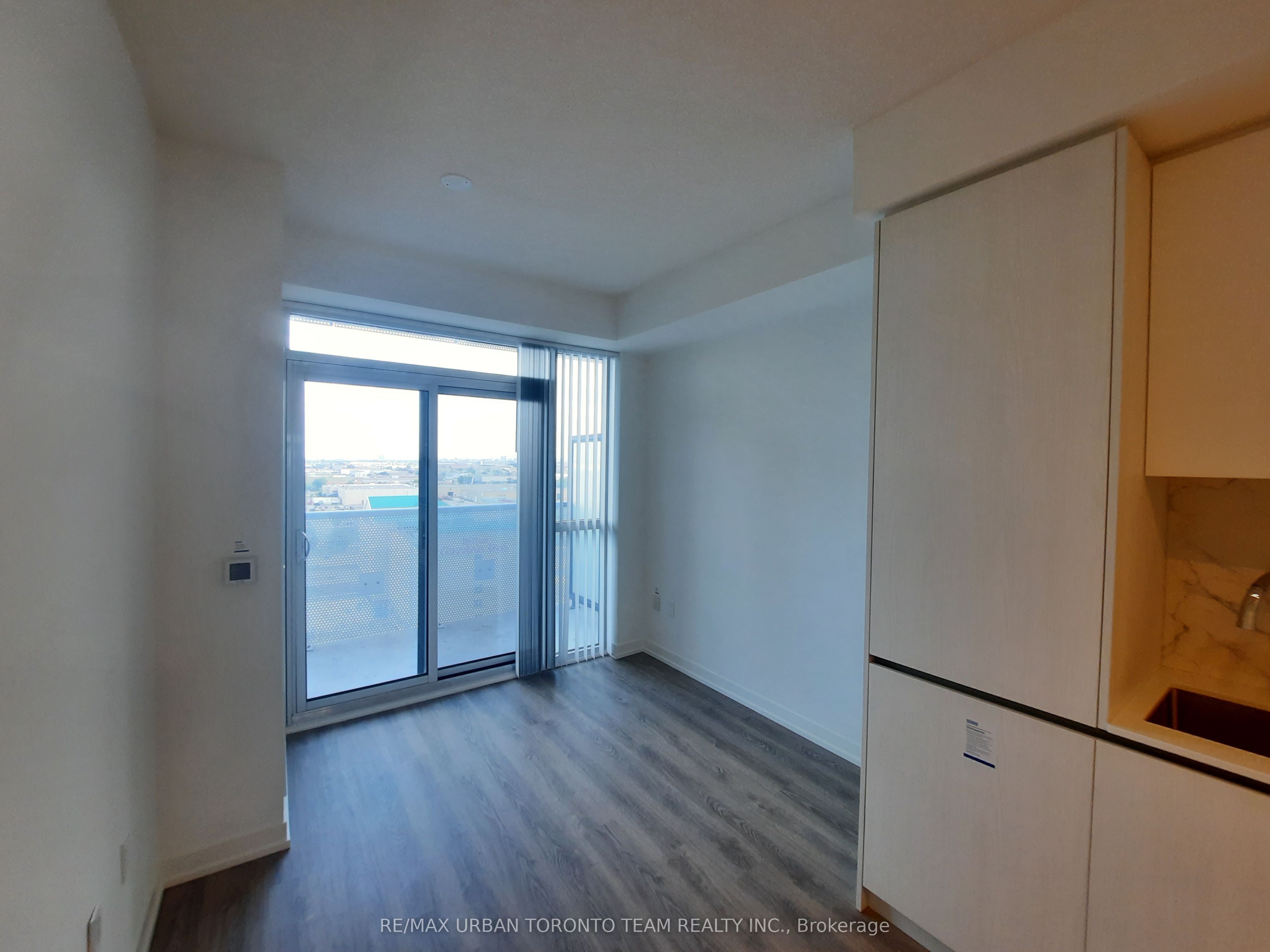 8 Interchange Way 1108 Property Photo 4