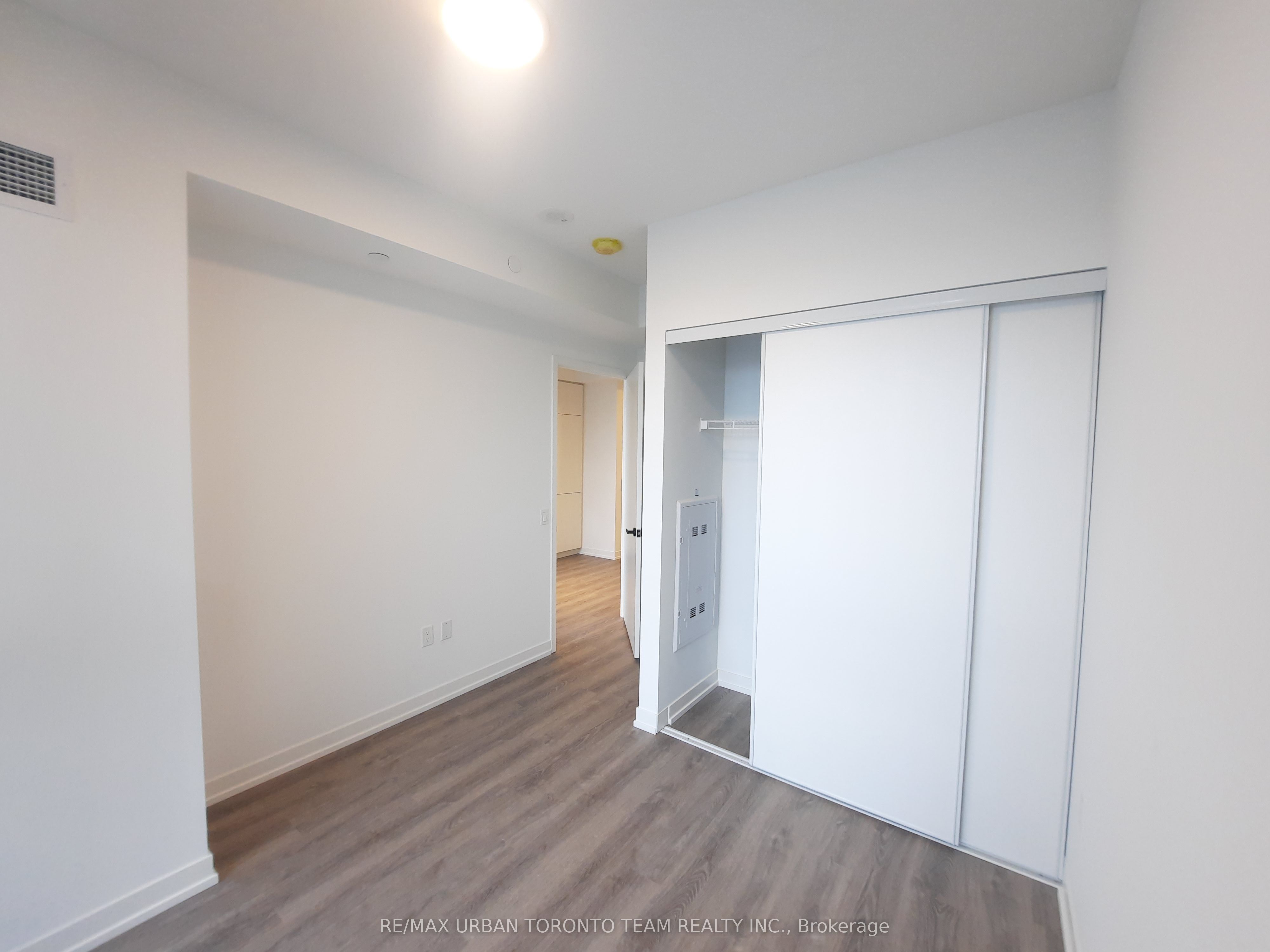 8 Interchange Way 1108 Property Photo 6