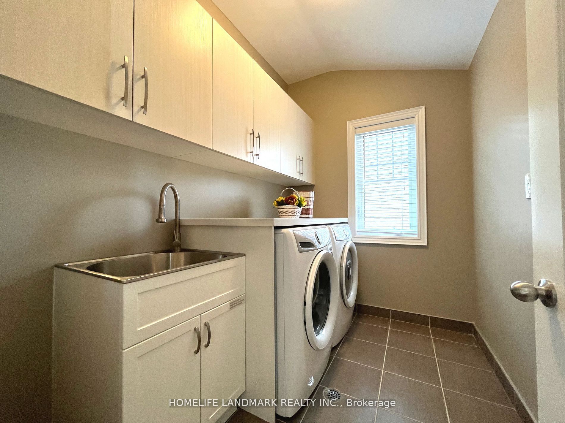 39 Larkin Avenue Property Photo 19