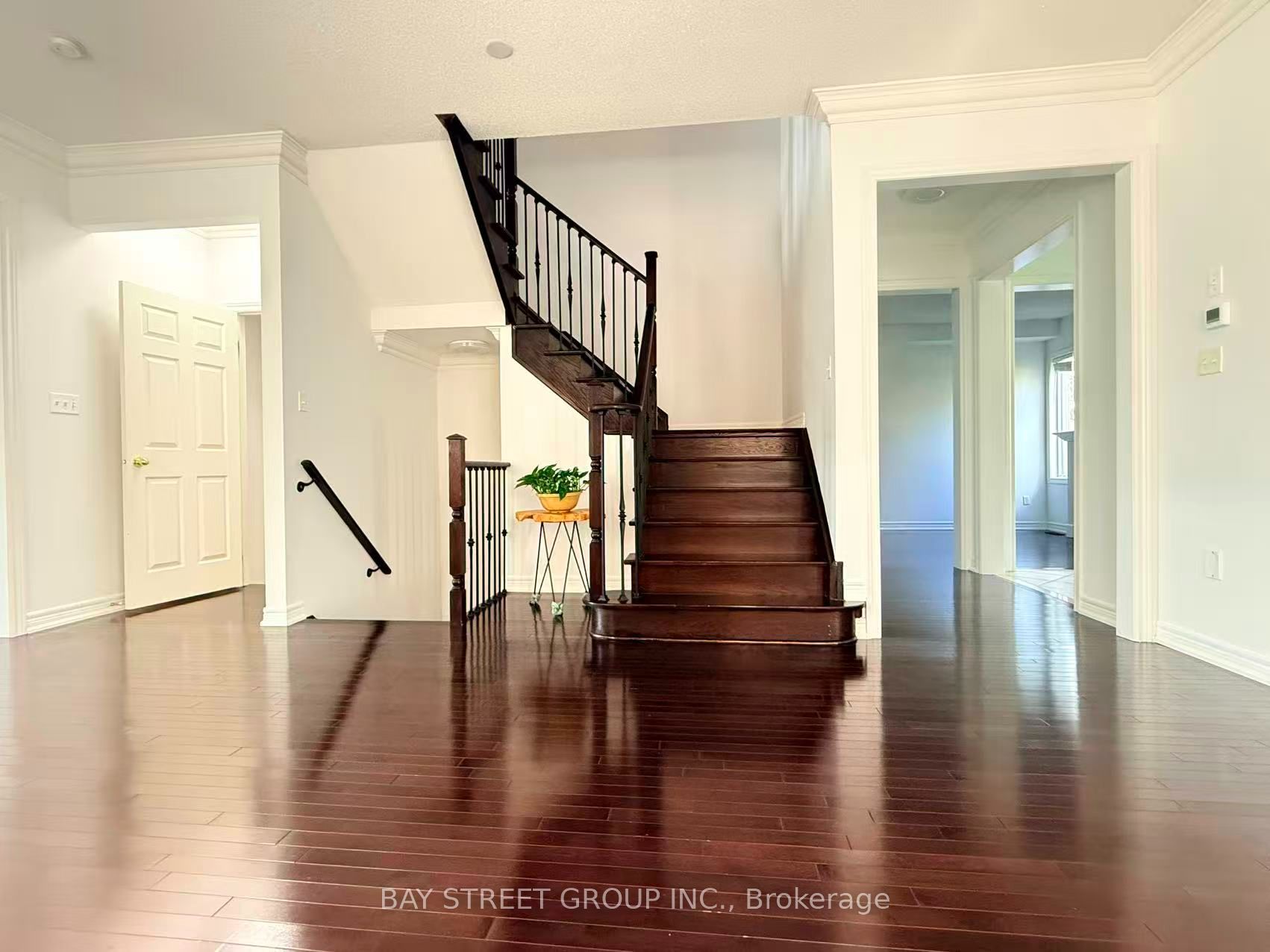 146 Ivy Glen Drive Property Photo 8