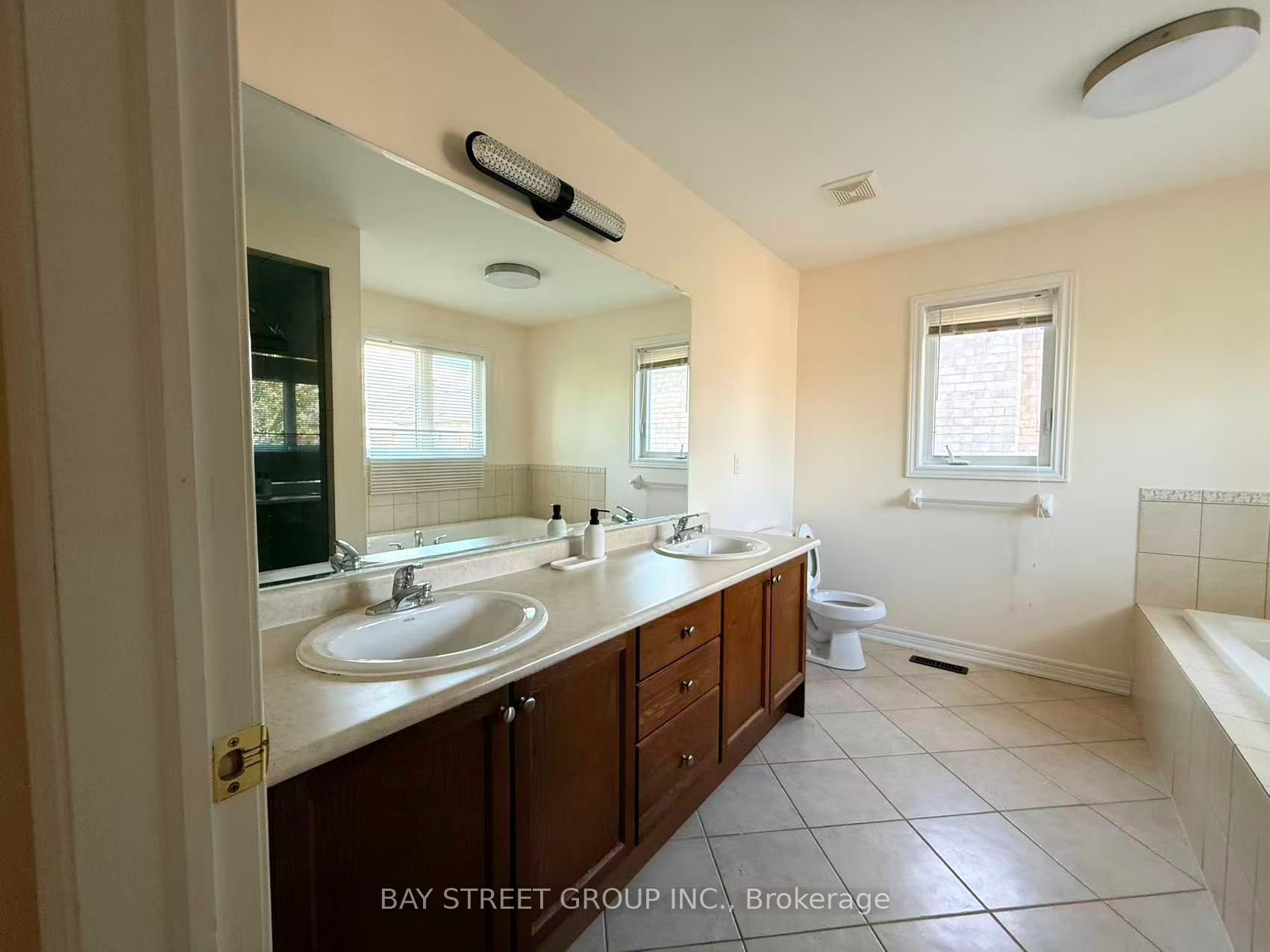 146 Ivy Glen Drive Property Photo 16
