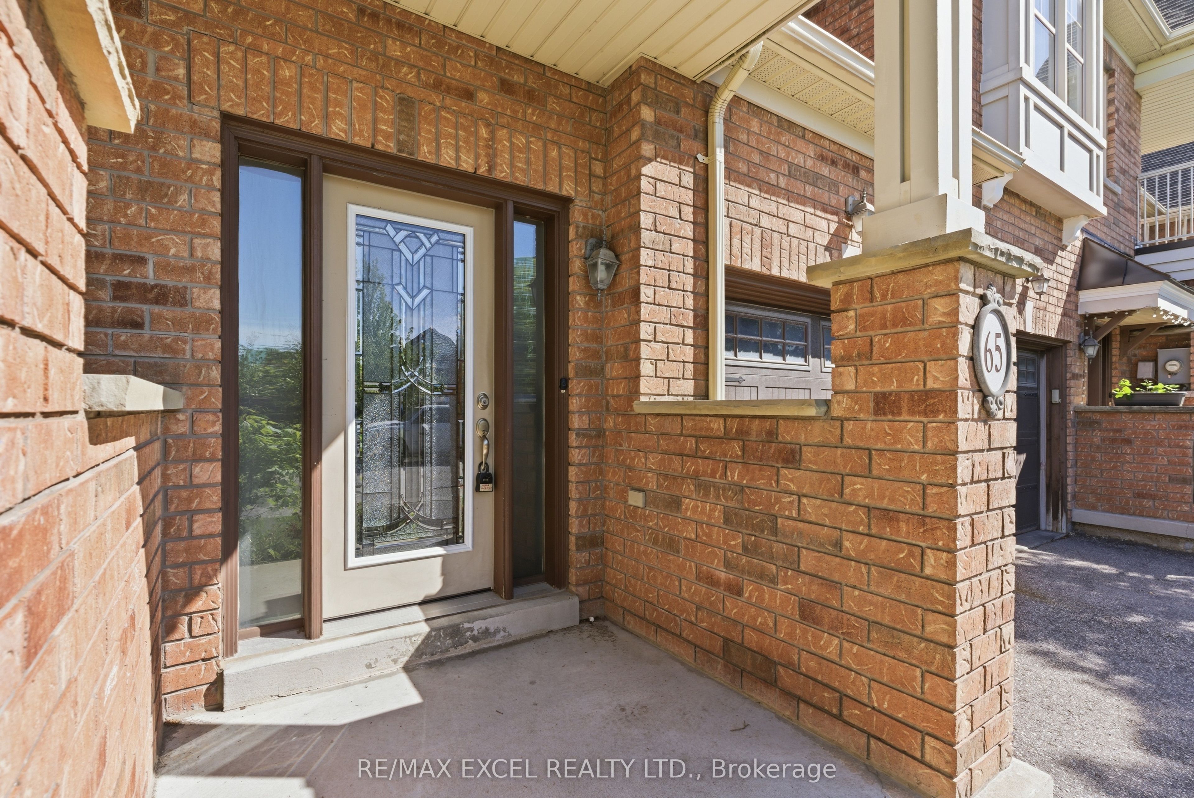 65 Northwest Passage Property Photo 2