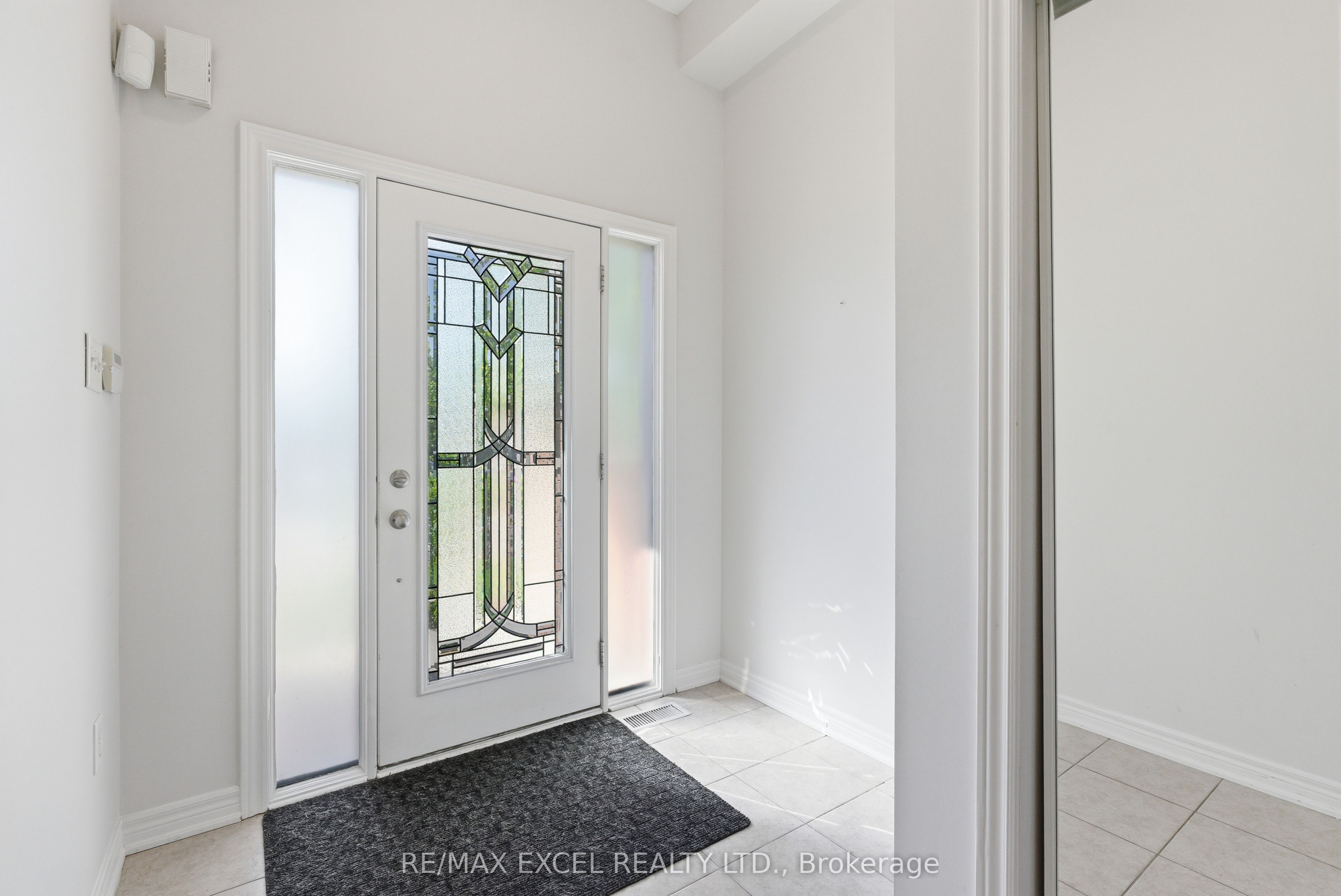 65 Northwest Passage Property Photo 3