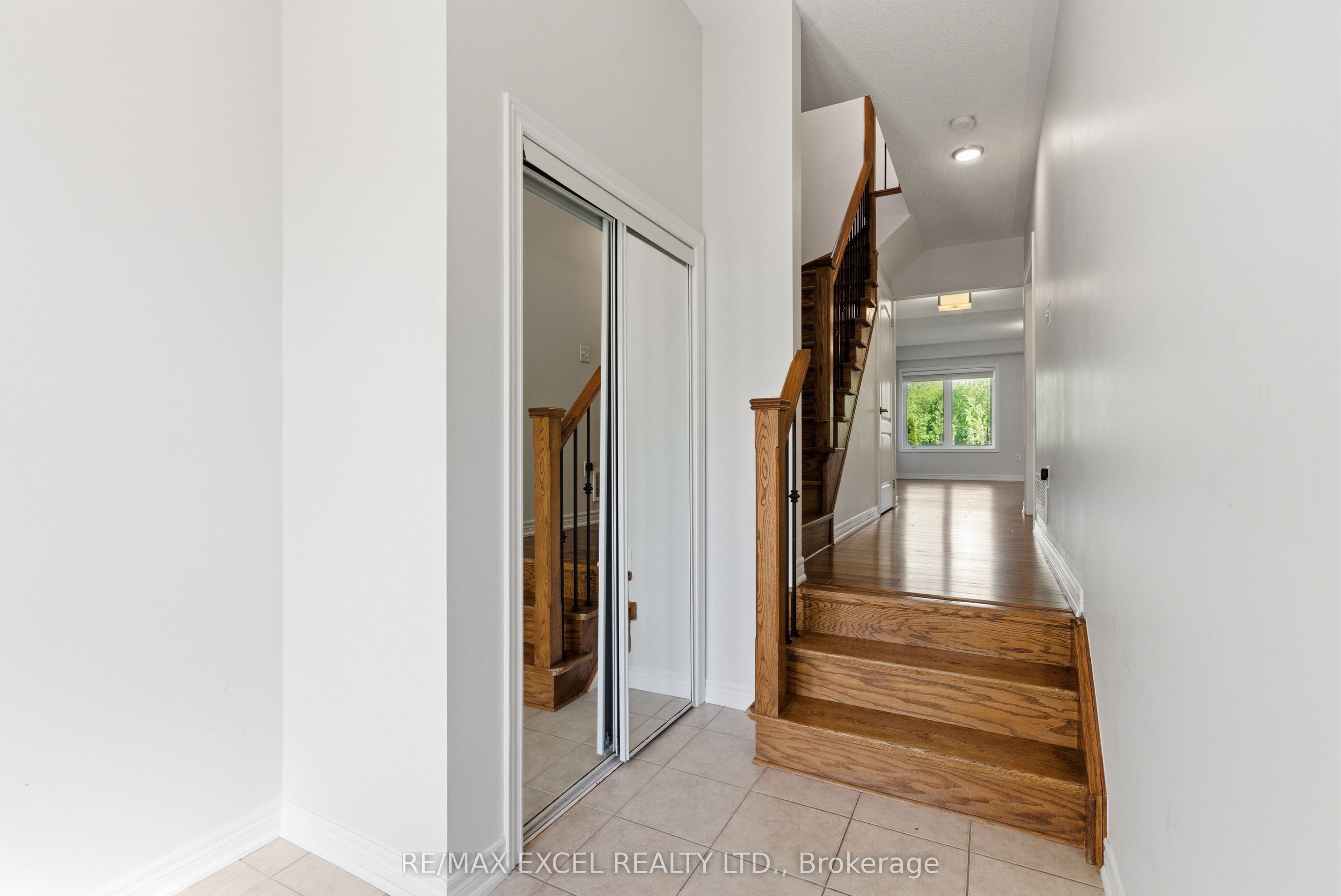 65 Northwest Passage Property Photo 4