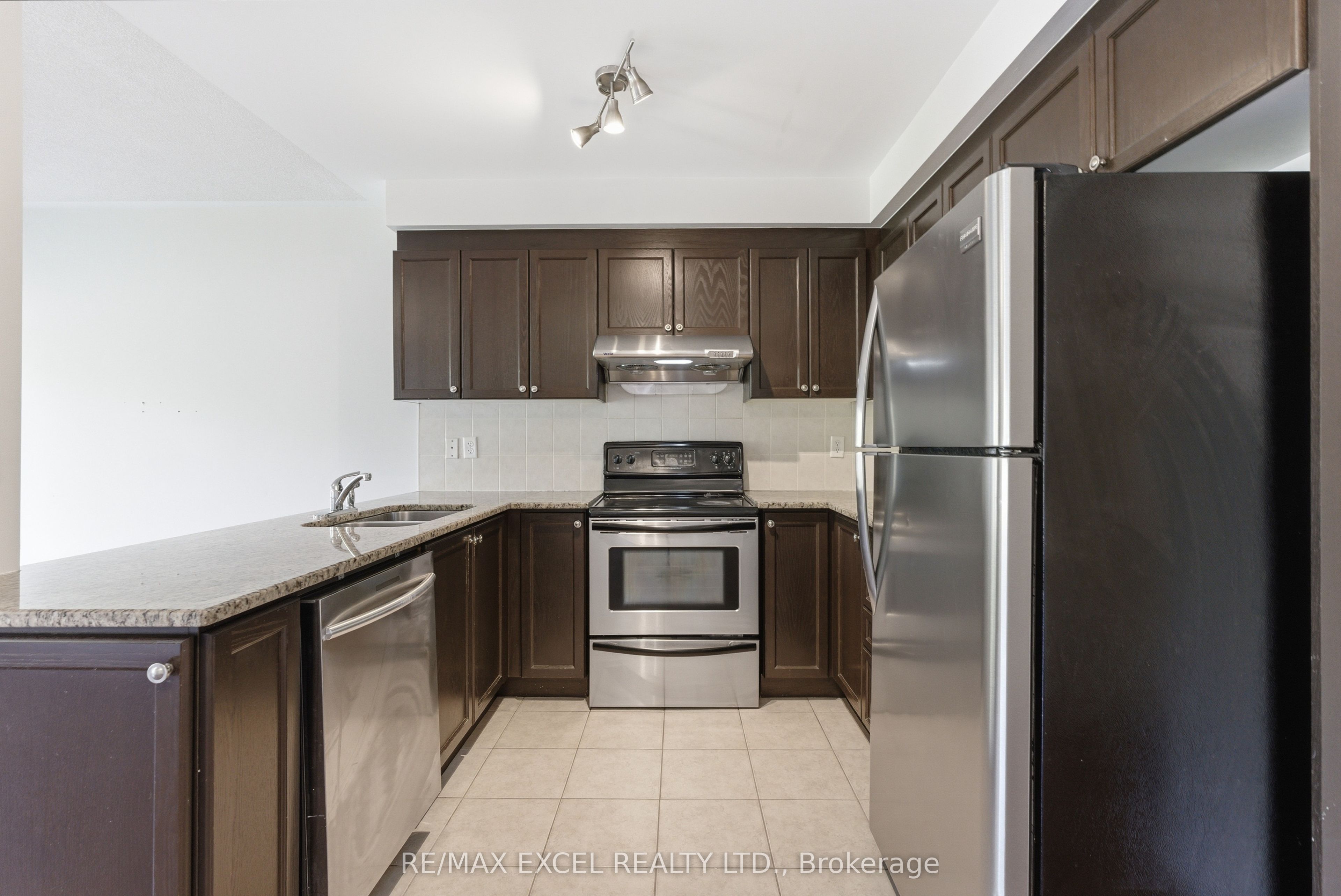 65 Northwest Passage Property Photo 8