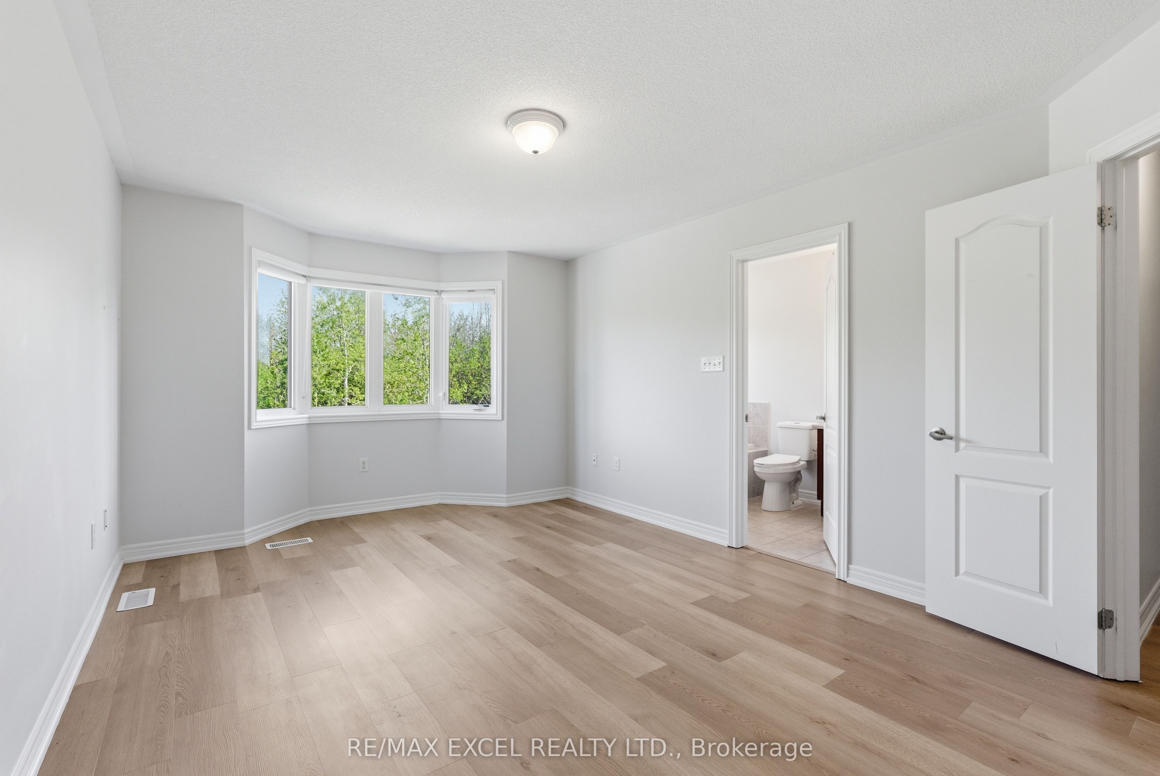65 Northwest Passage Property Photo 12