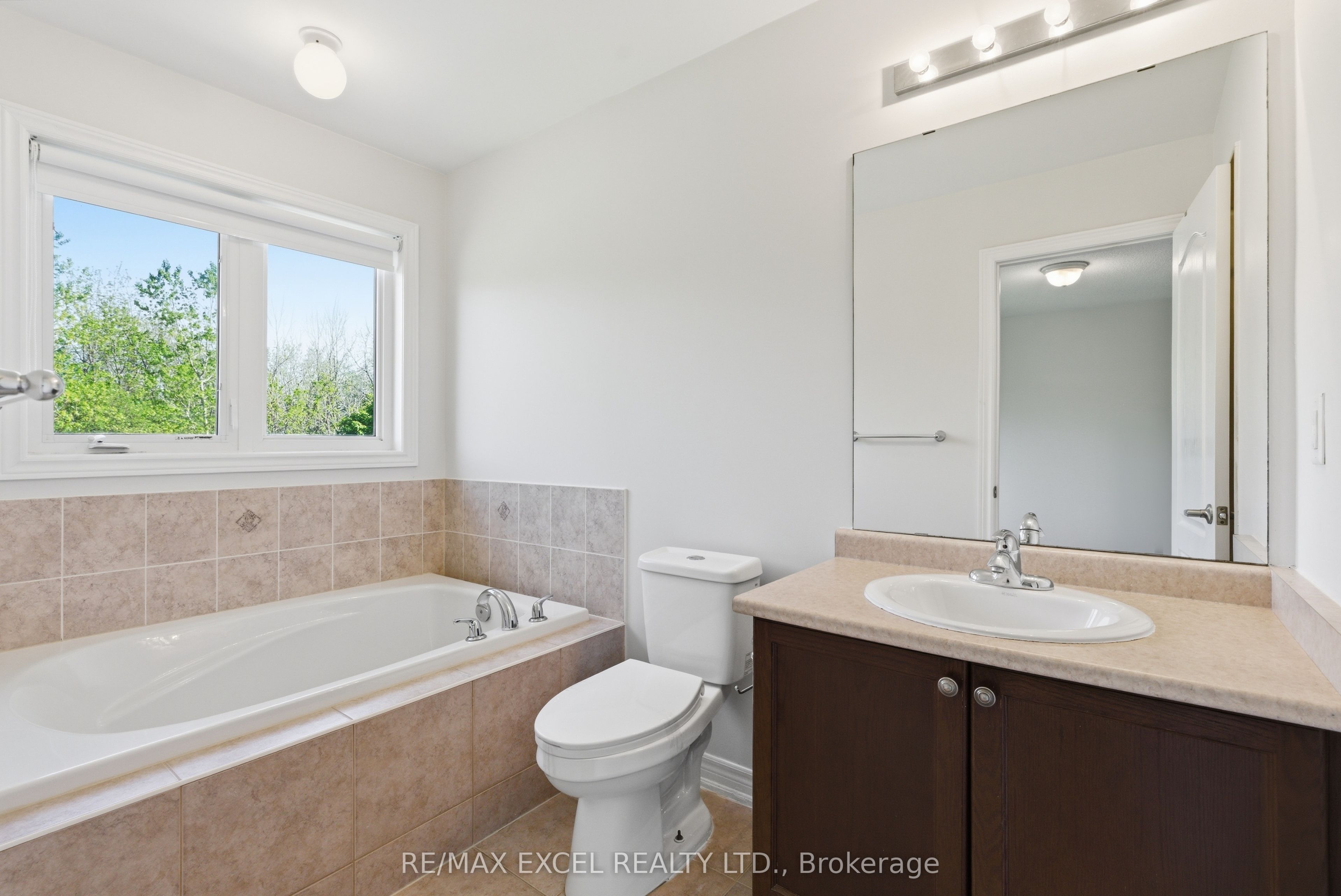 65 Northwest Passage Property Photo 15