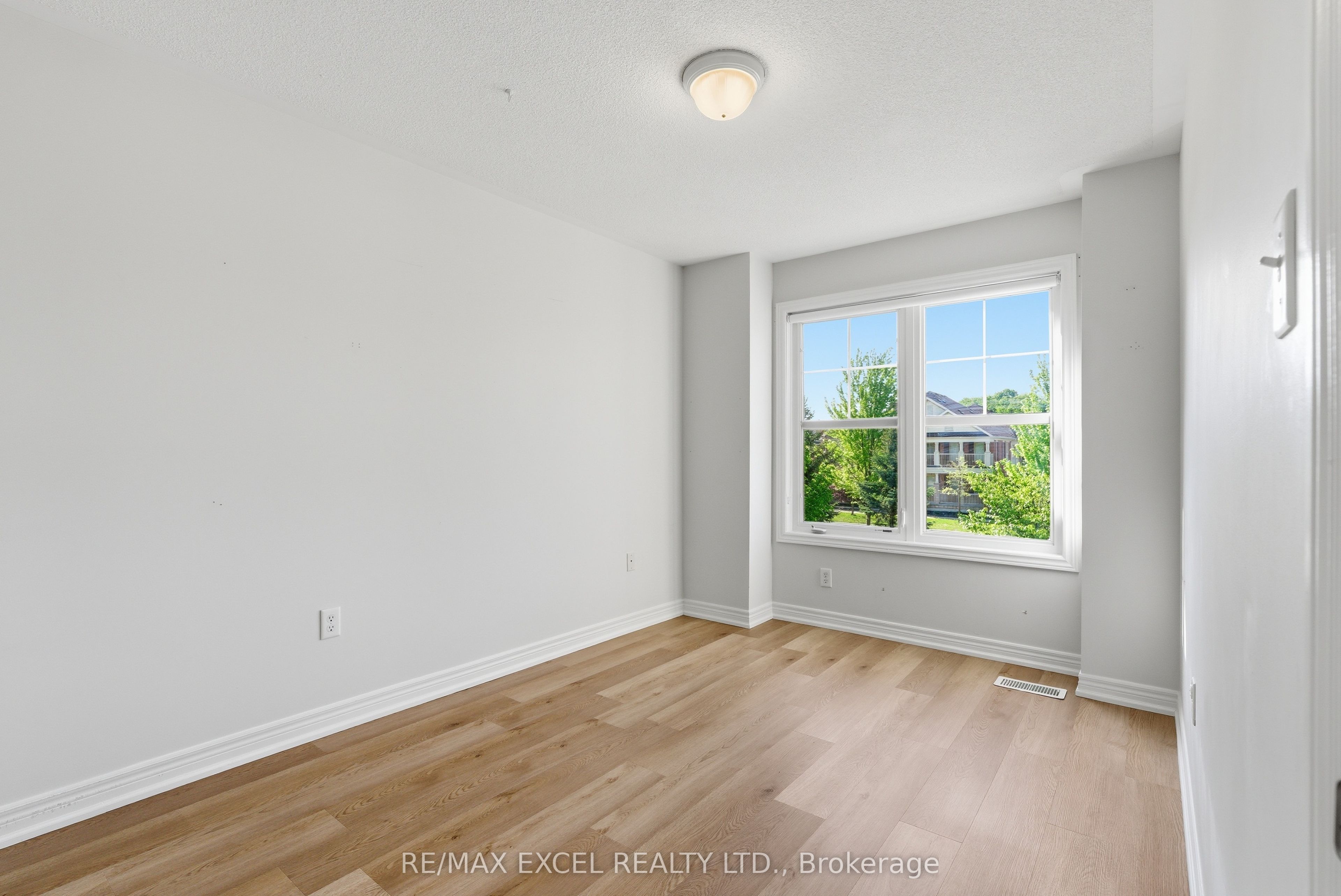 65 Northwest Passage Property Photo 18