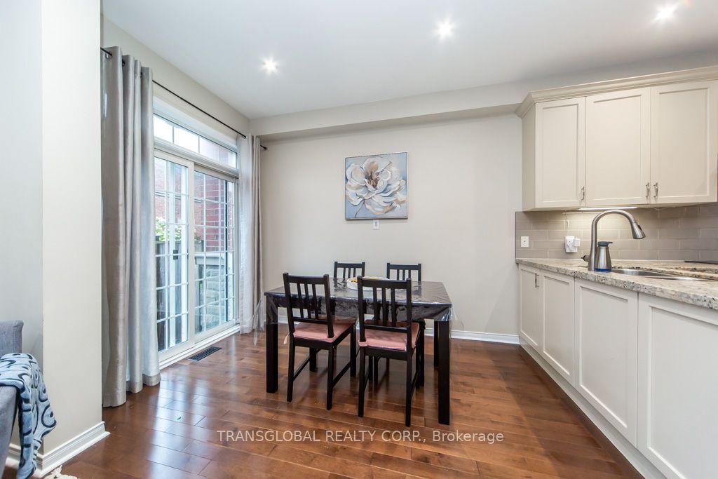 83 Spruce Pine Crescent N Property Photo 6