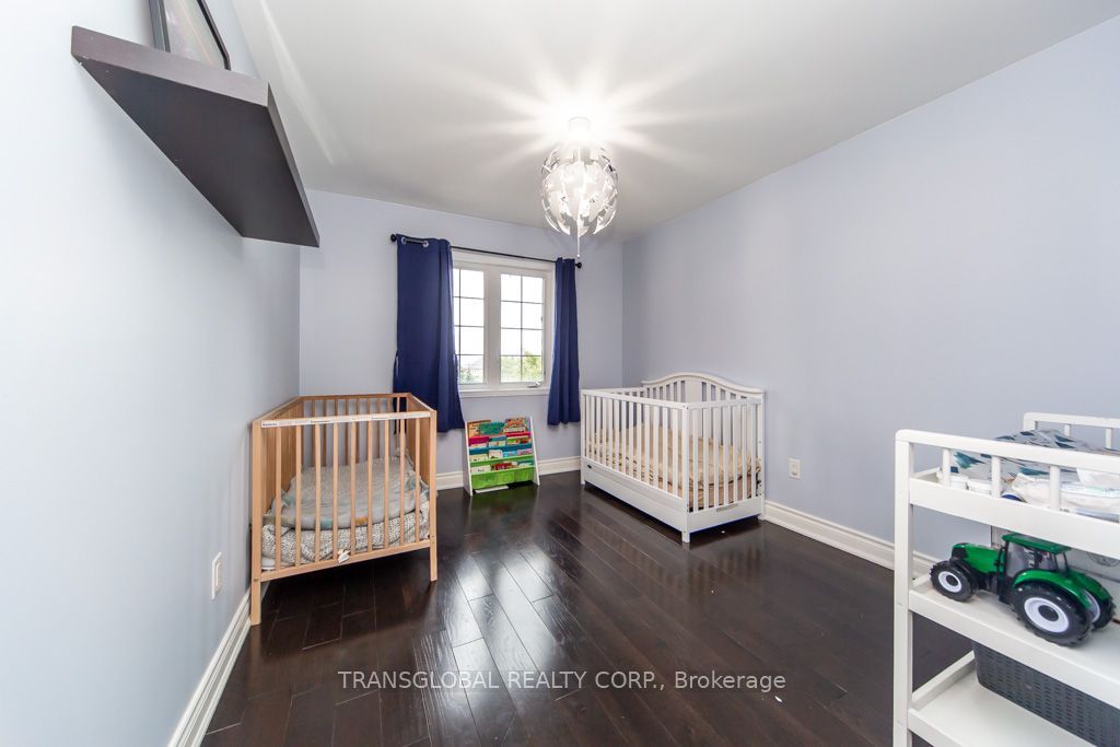 83 Spruce Pine Crescent N Property Photo 11