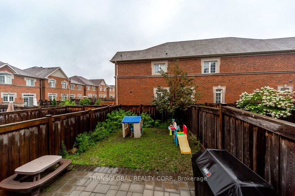83 Spruce Pine Crescent N Property Photo 20