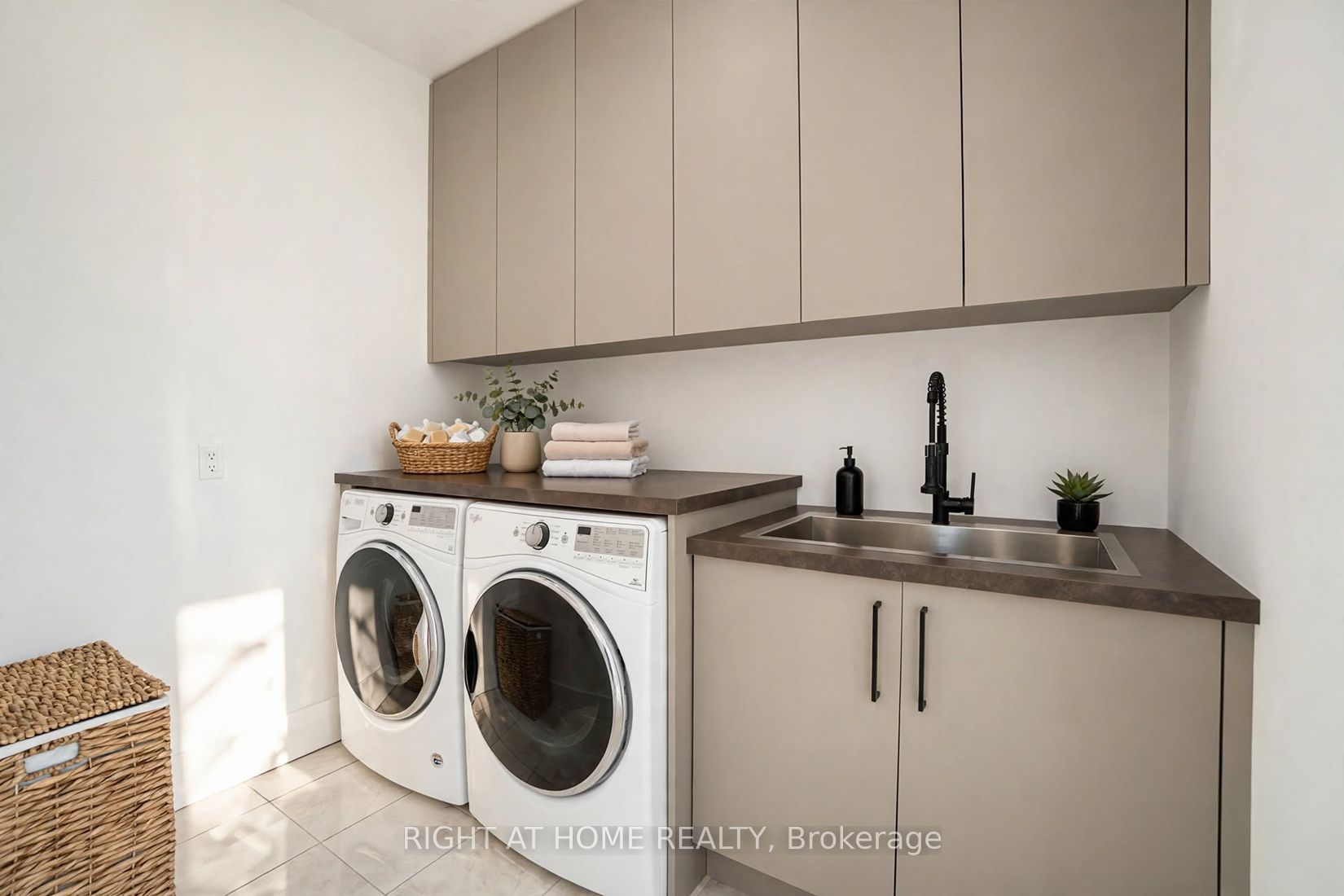 96 Inverness Way Property Photo 31