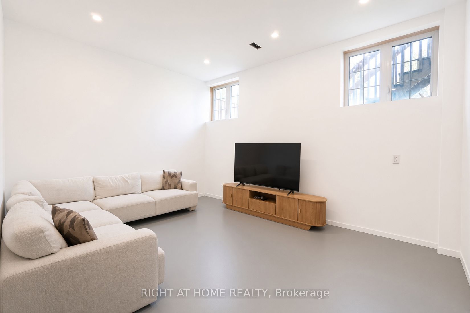 96 Inverness Way Property Photo 37