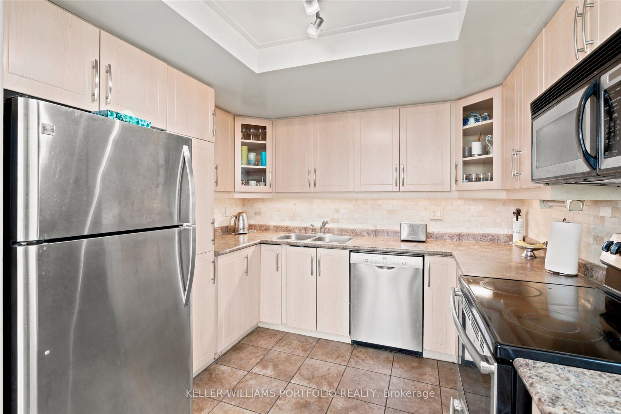 7601 Bathurst Street 515 Property Photo 14