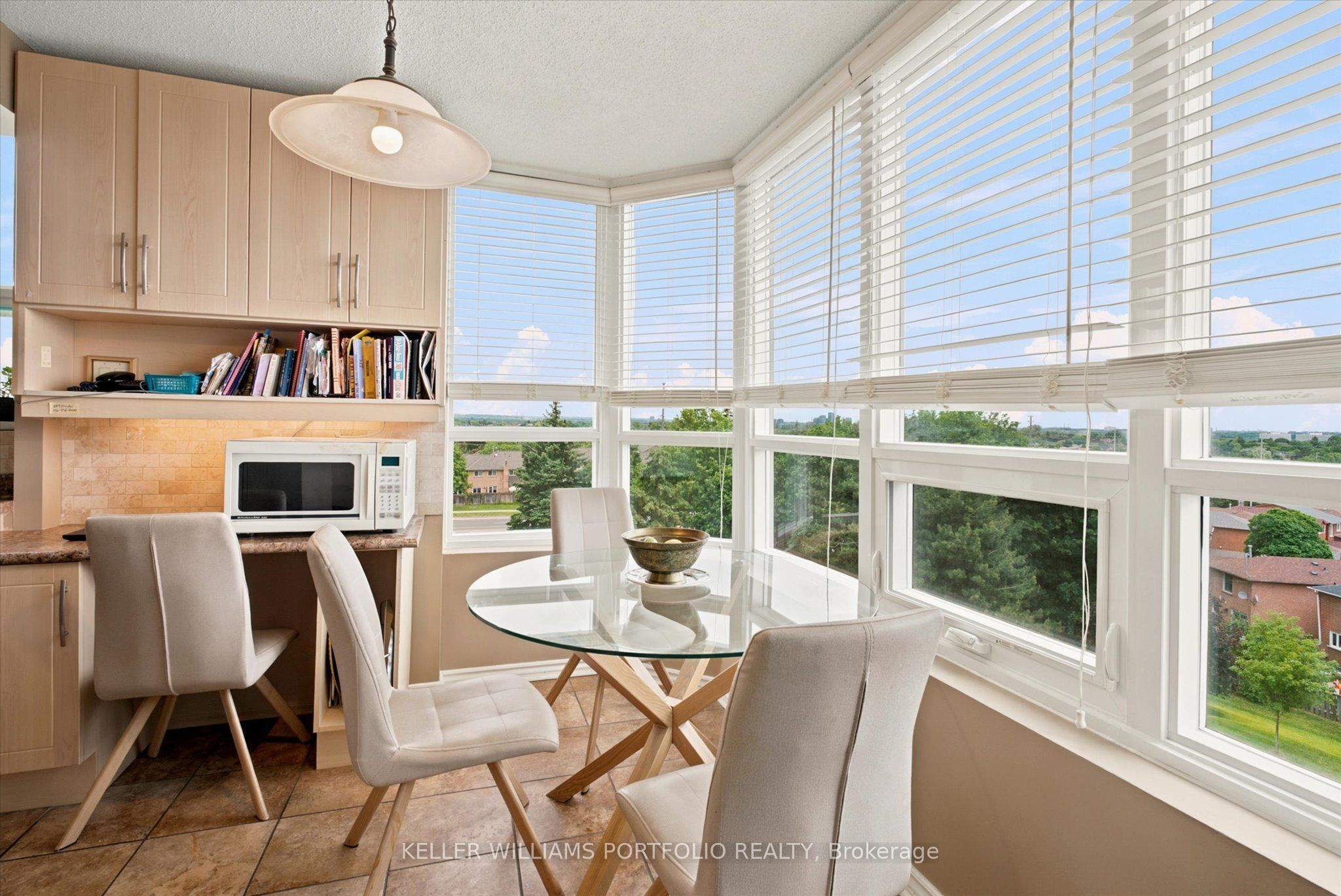 7601 Bathurst Street 515 Property Photo 17