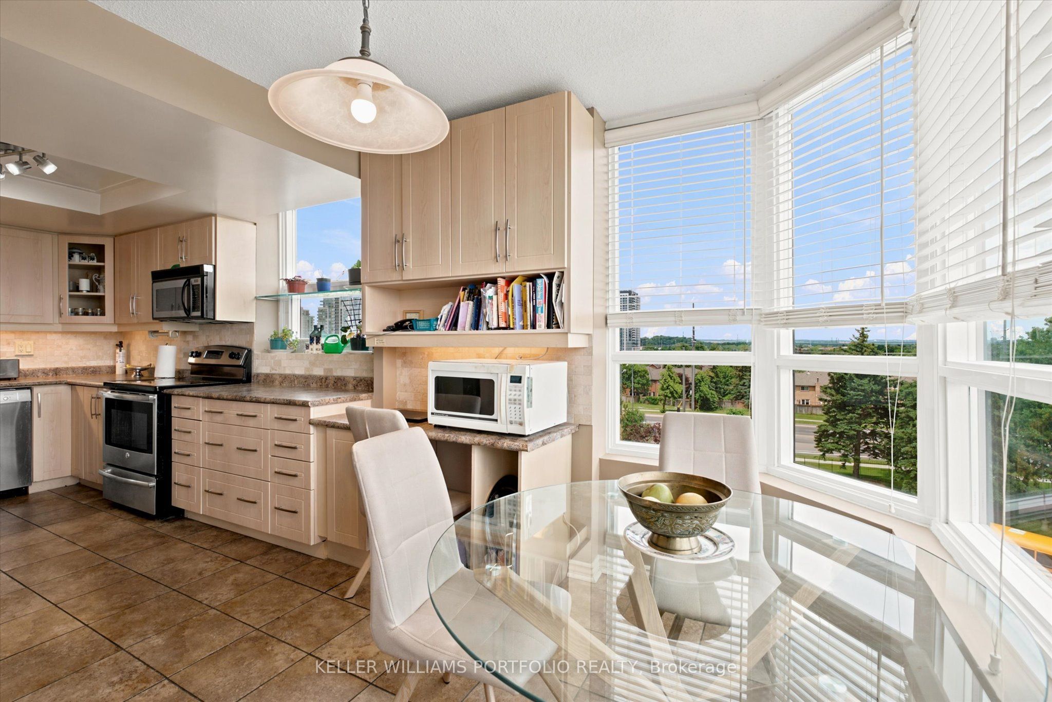 7601 Bathurst Street 515 Property Photo 18