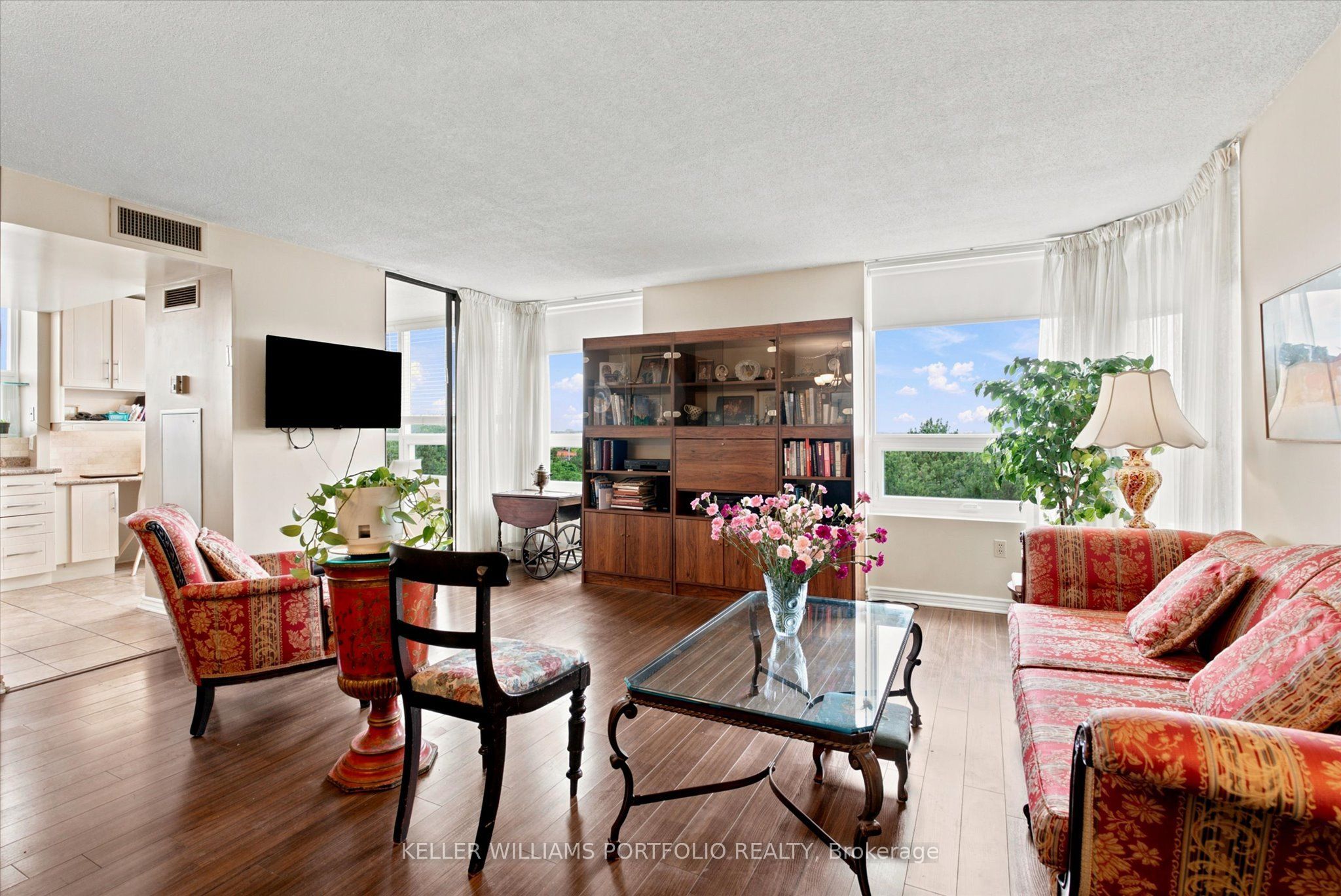7601 Bathurst Street 515 Property Photo 19