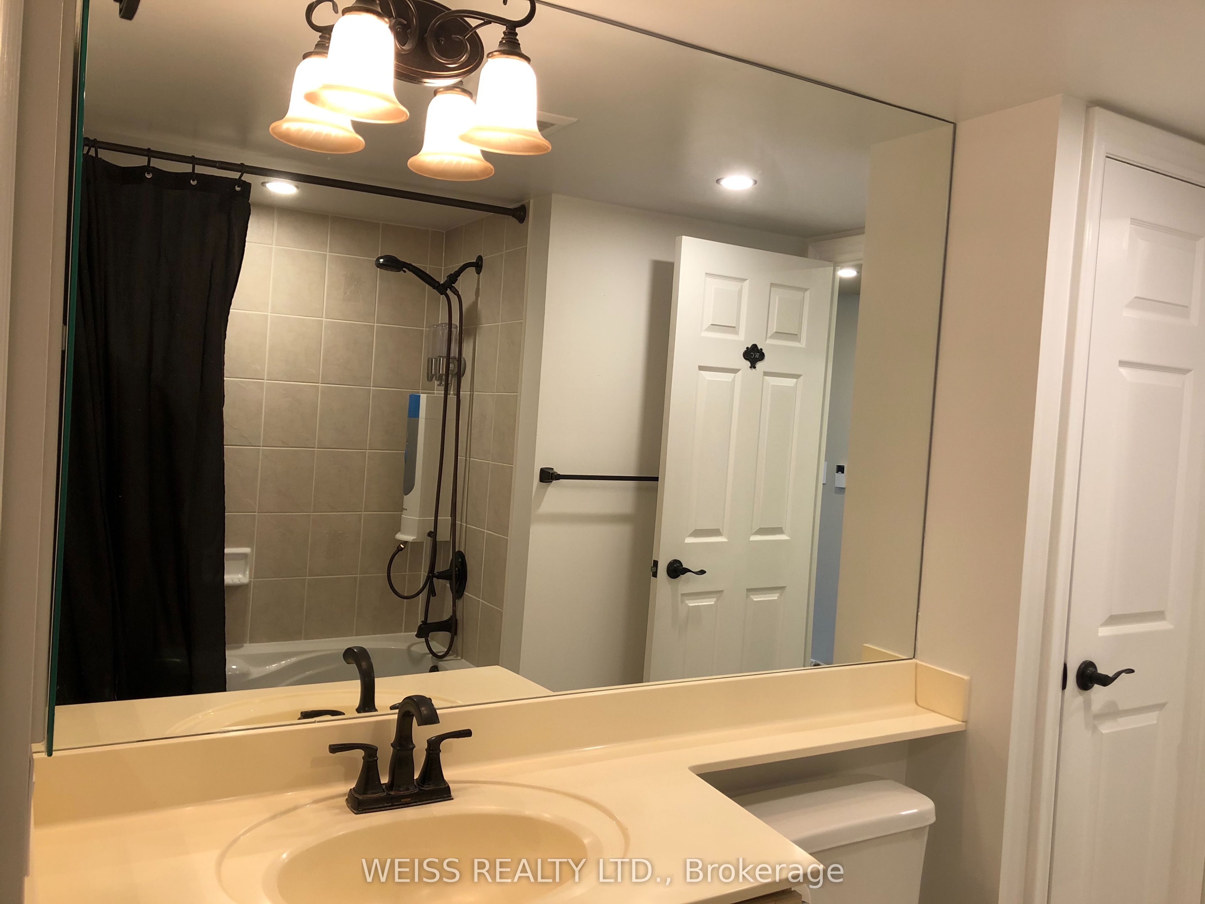 33 Cox Boulevard E 1023 Property Photo 6