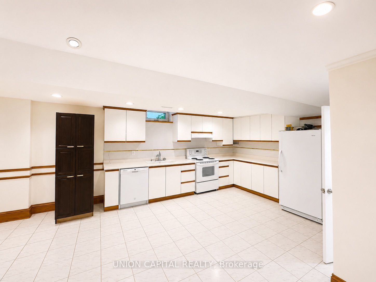 300 Belview Avenue Bsmt Property Photo 4