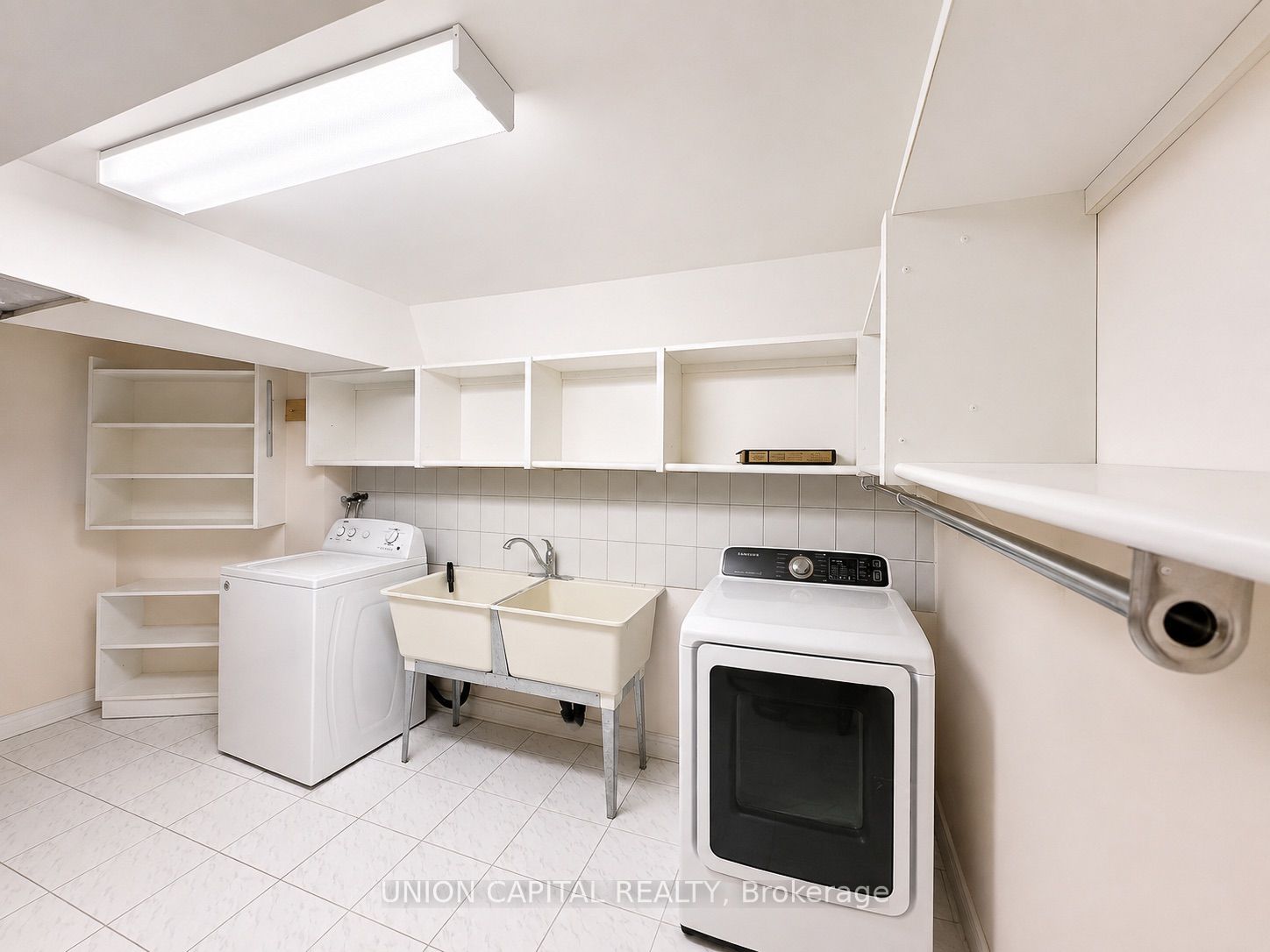 300 Belview Avenue Bsmt Property Photo 14