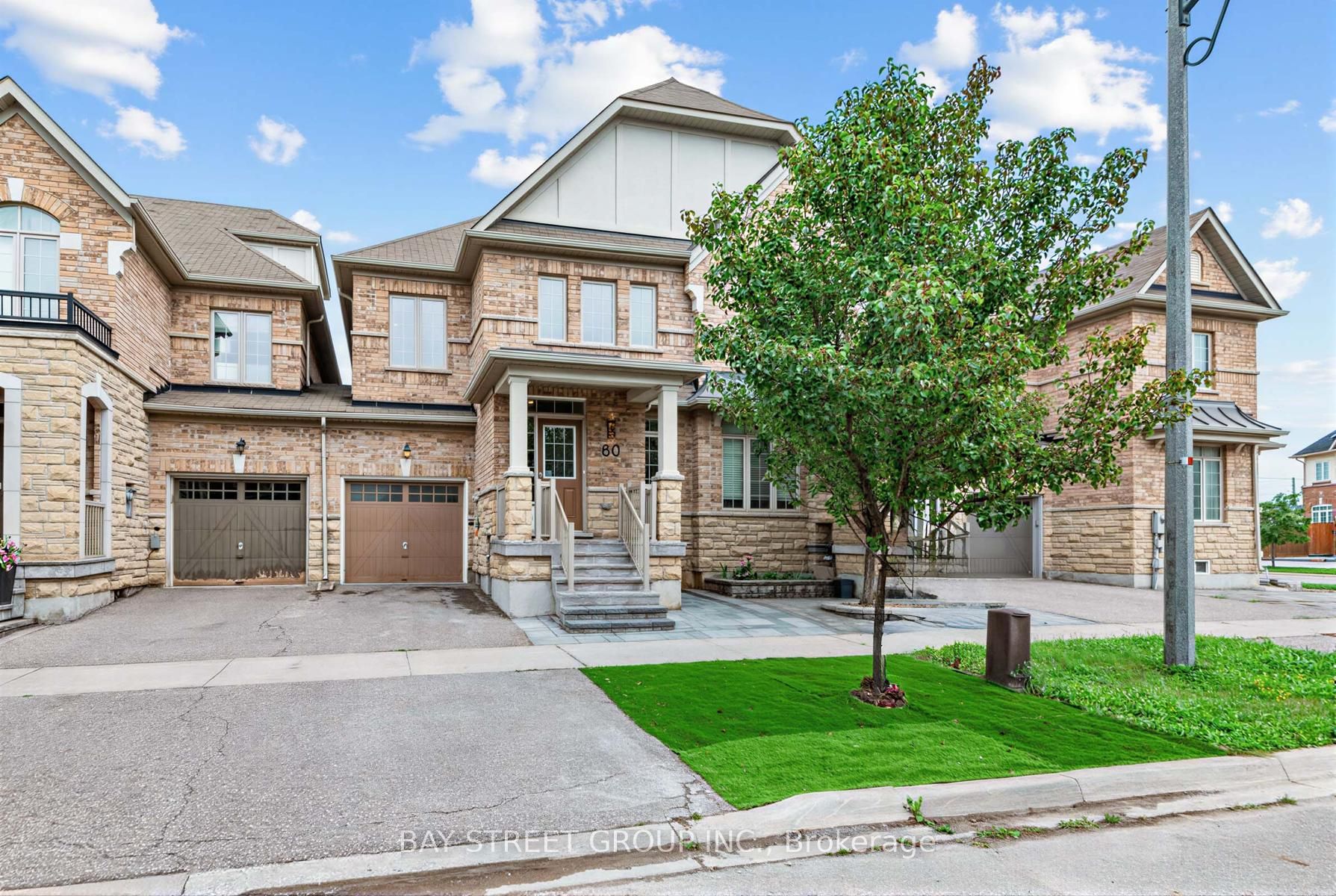 80 Living Crescent Property Photo 1