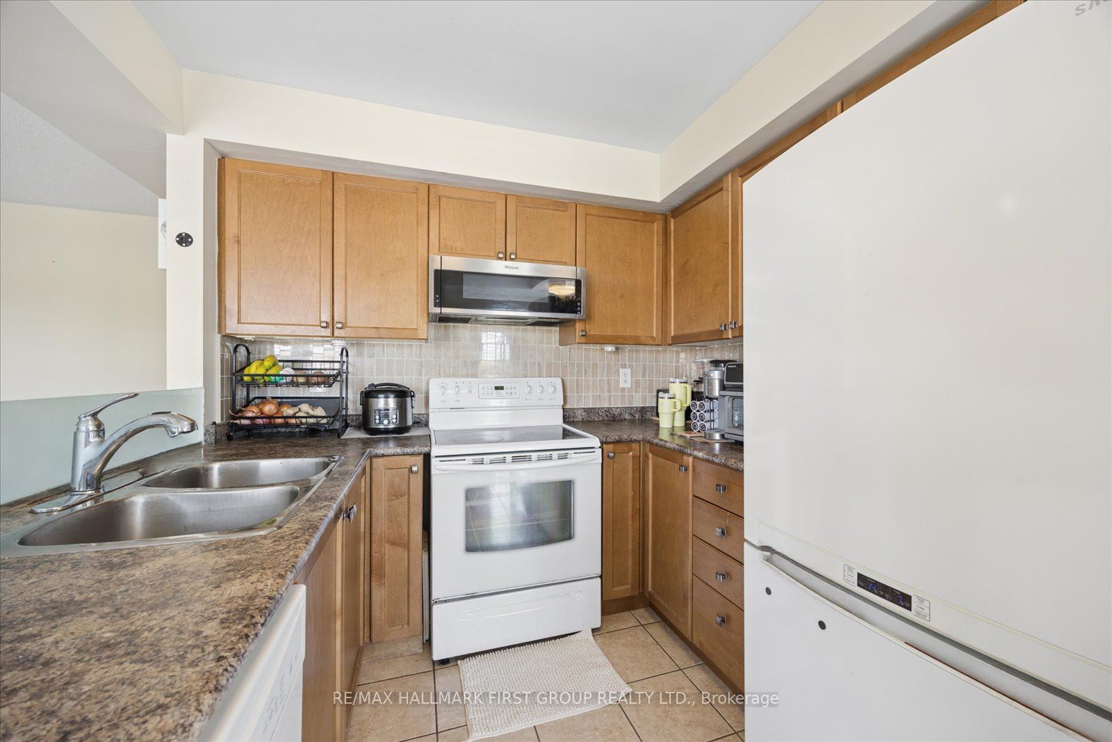 2067 Bur Oak Avenue 3 Property Photo 6