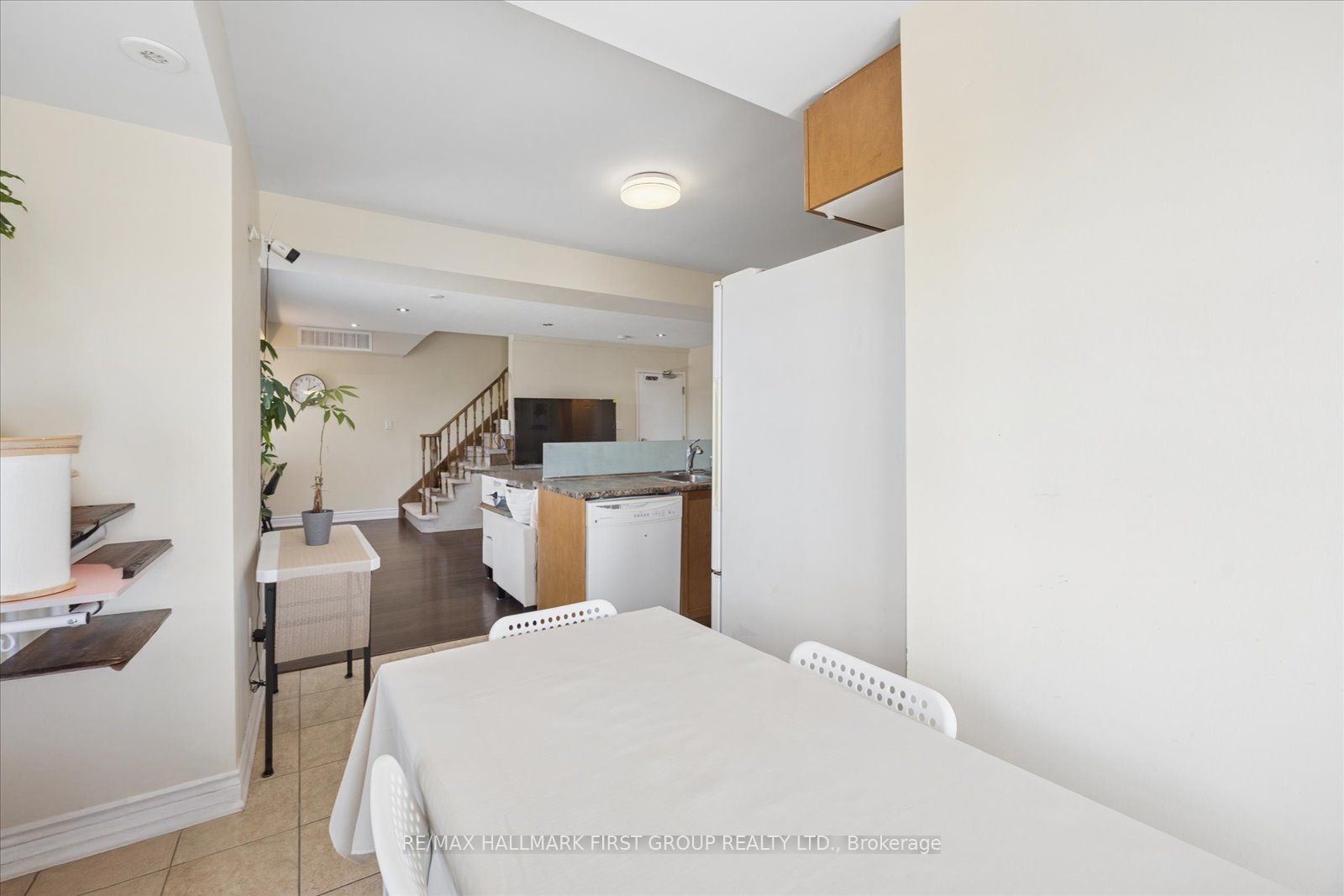2067 Bur Oak Avenue 3 Property Photo 8
