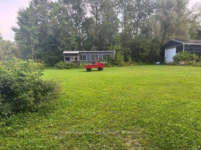 8413 10th Line Property Photo 2