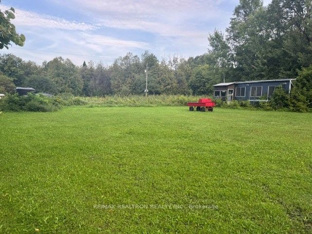 8413 10th Line Property Photo 5
