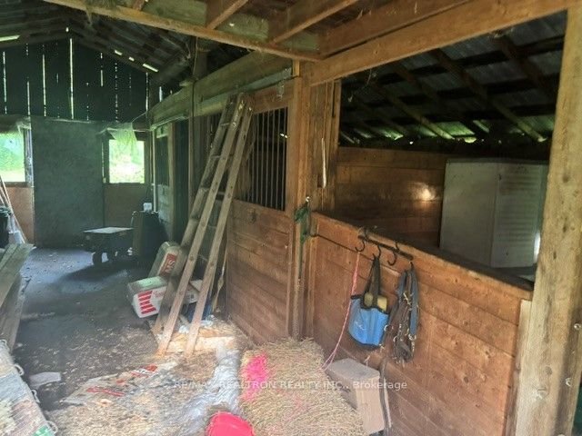 8413 10th Line Property Photo 8
