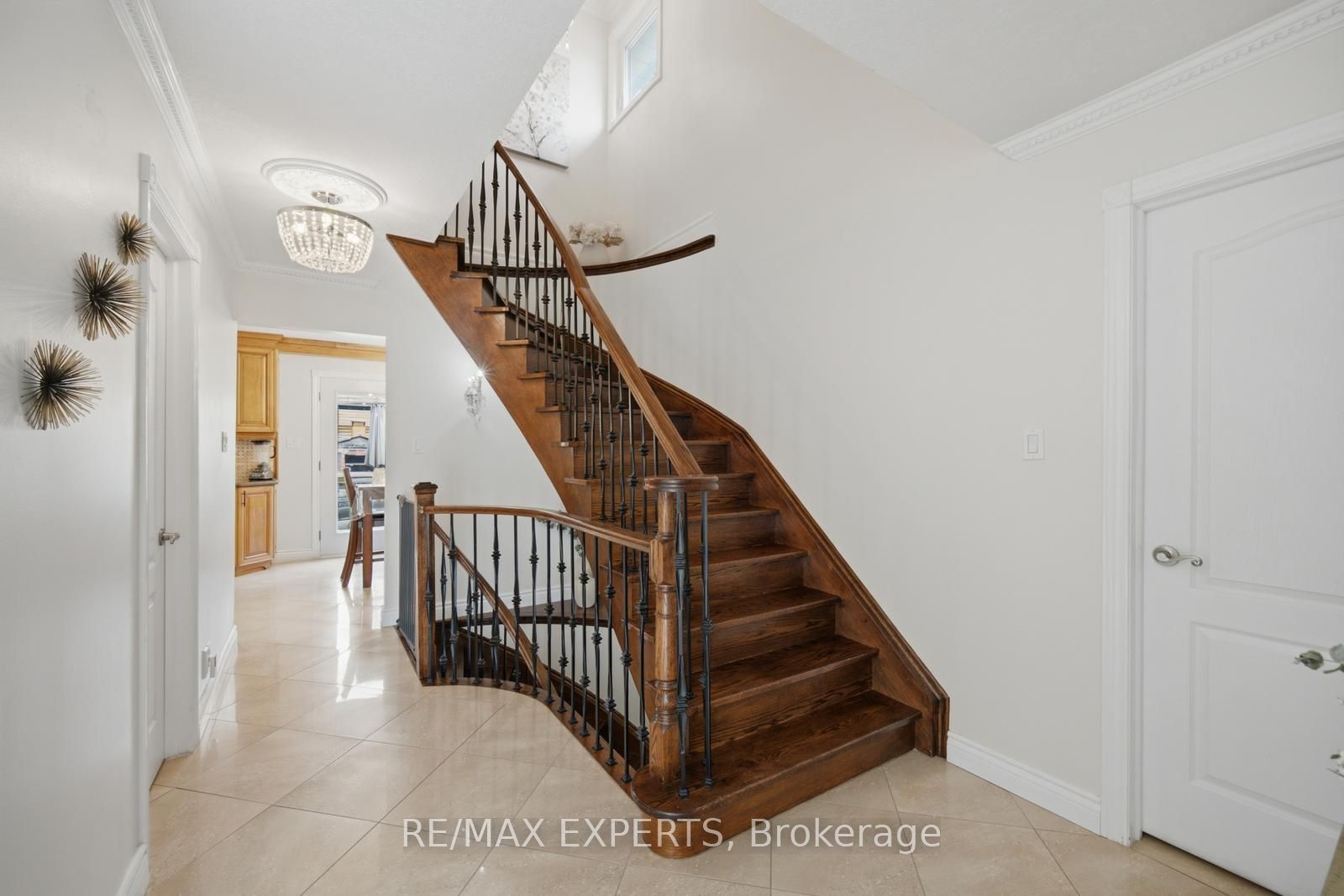 444 Maplegrove Avenue Property Photo 9