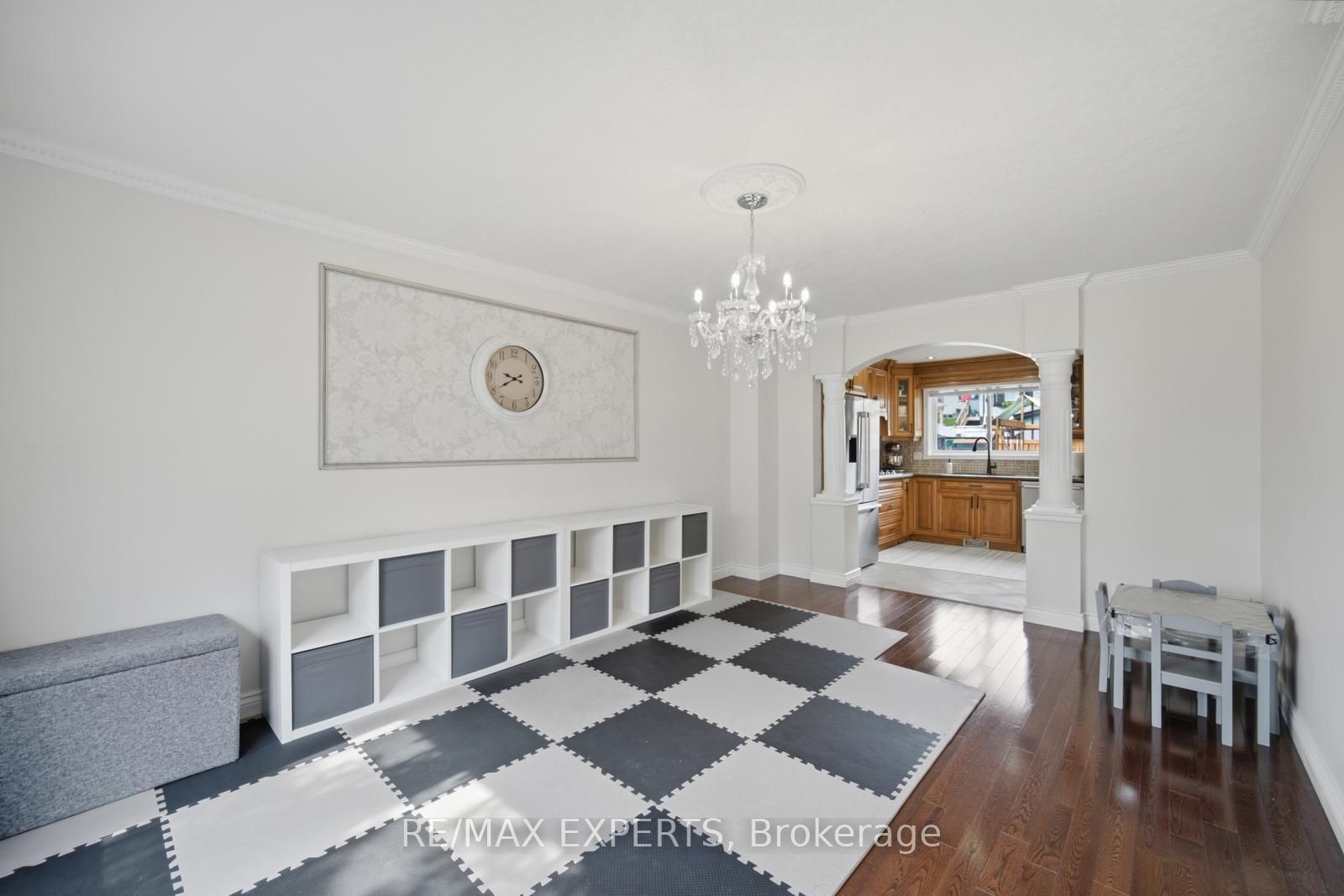 444 Maplegrove Avenue Property Photo 10