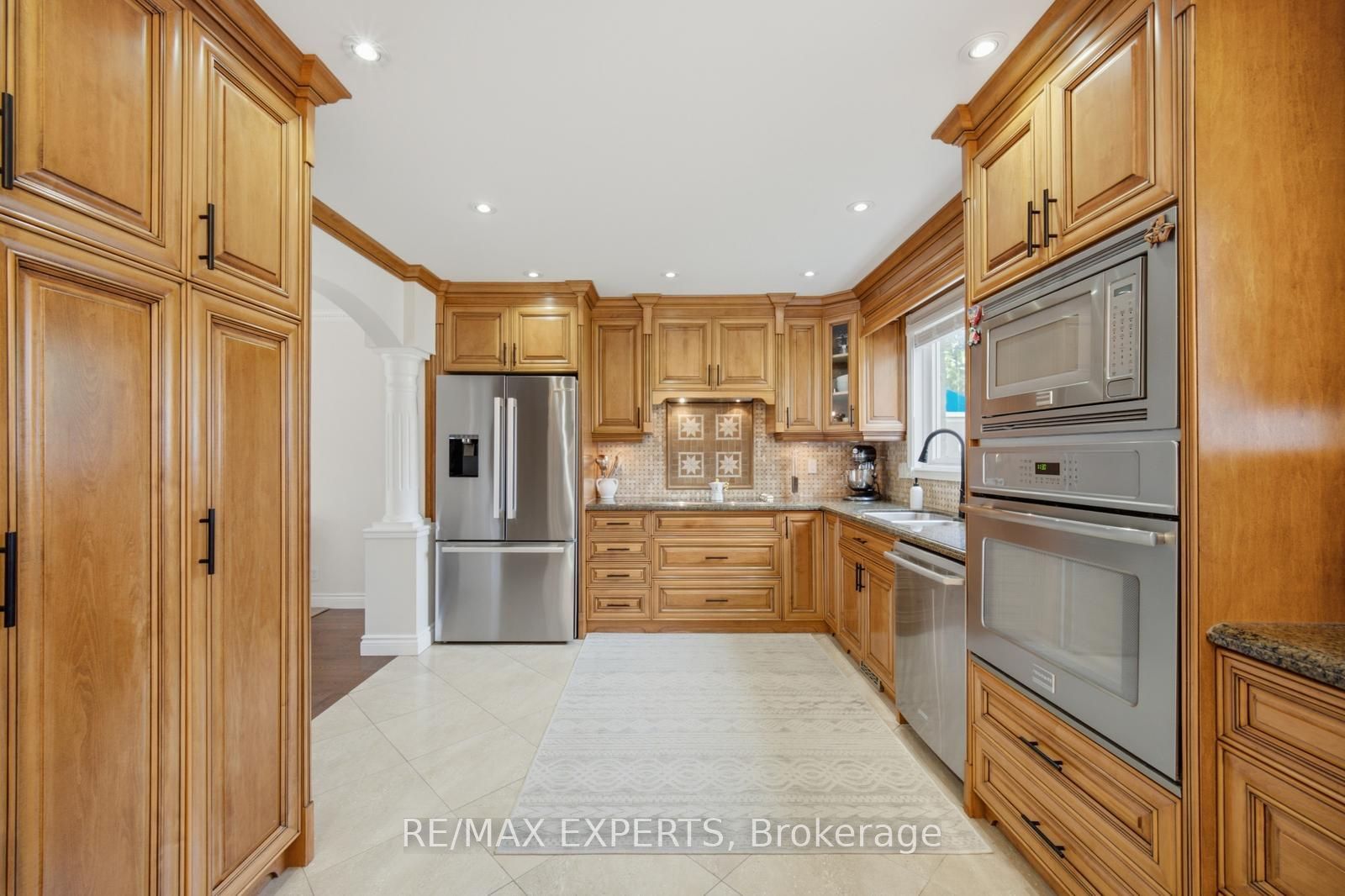 444 Maplegrove Avenue Property Photo 16