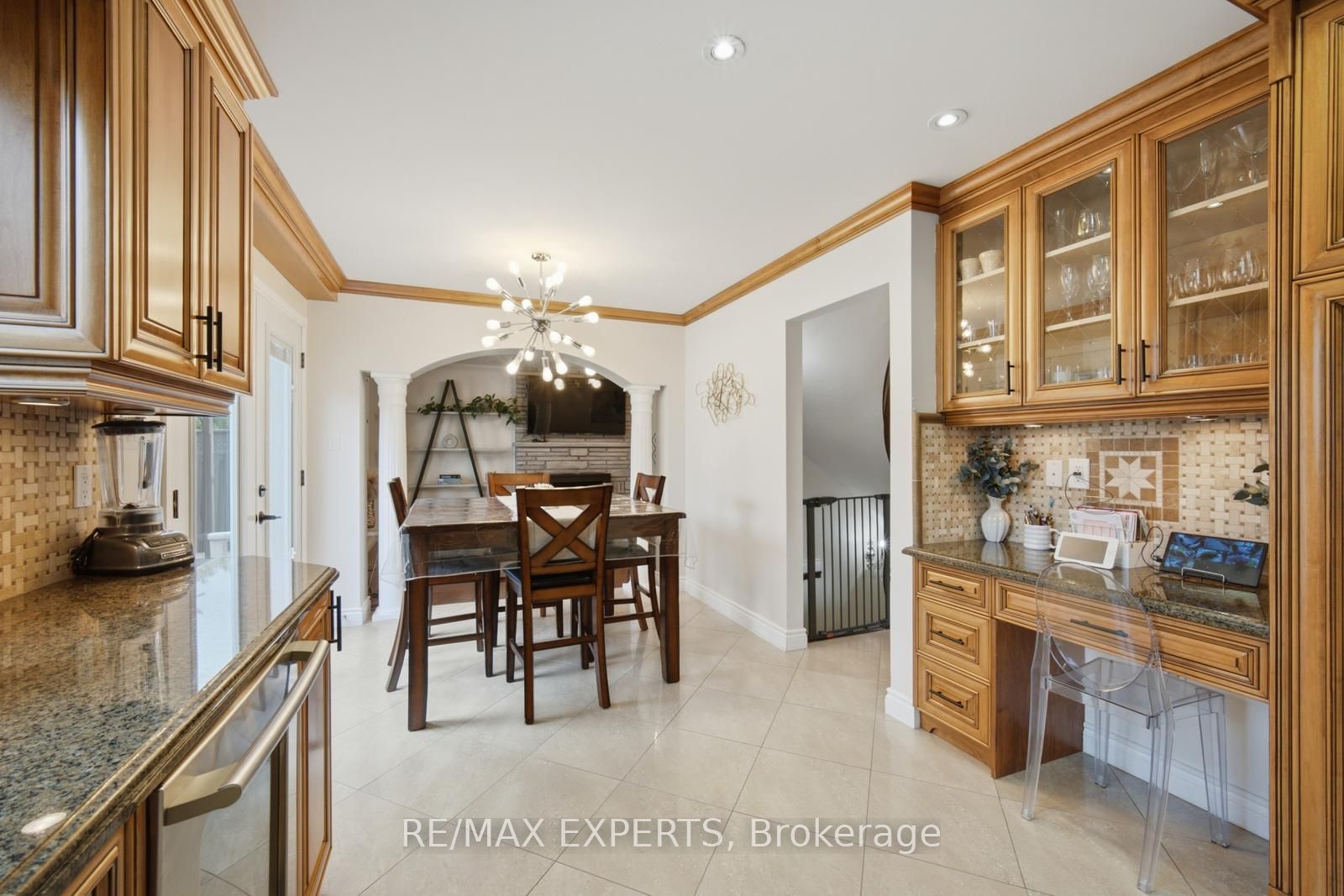 444 Maplegrove Avenue Property Photo 17