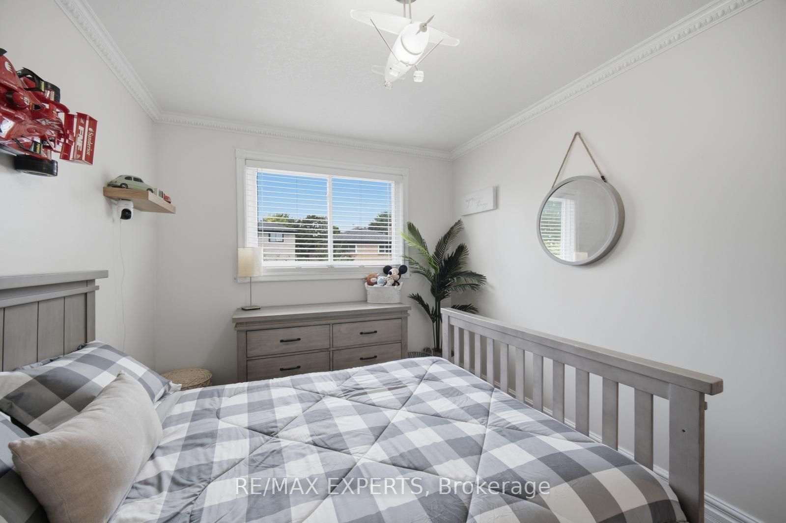 444 Maplegrove Avenue Property Photo 30