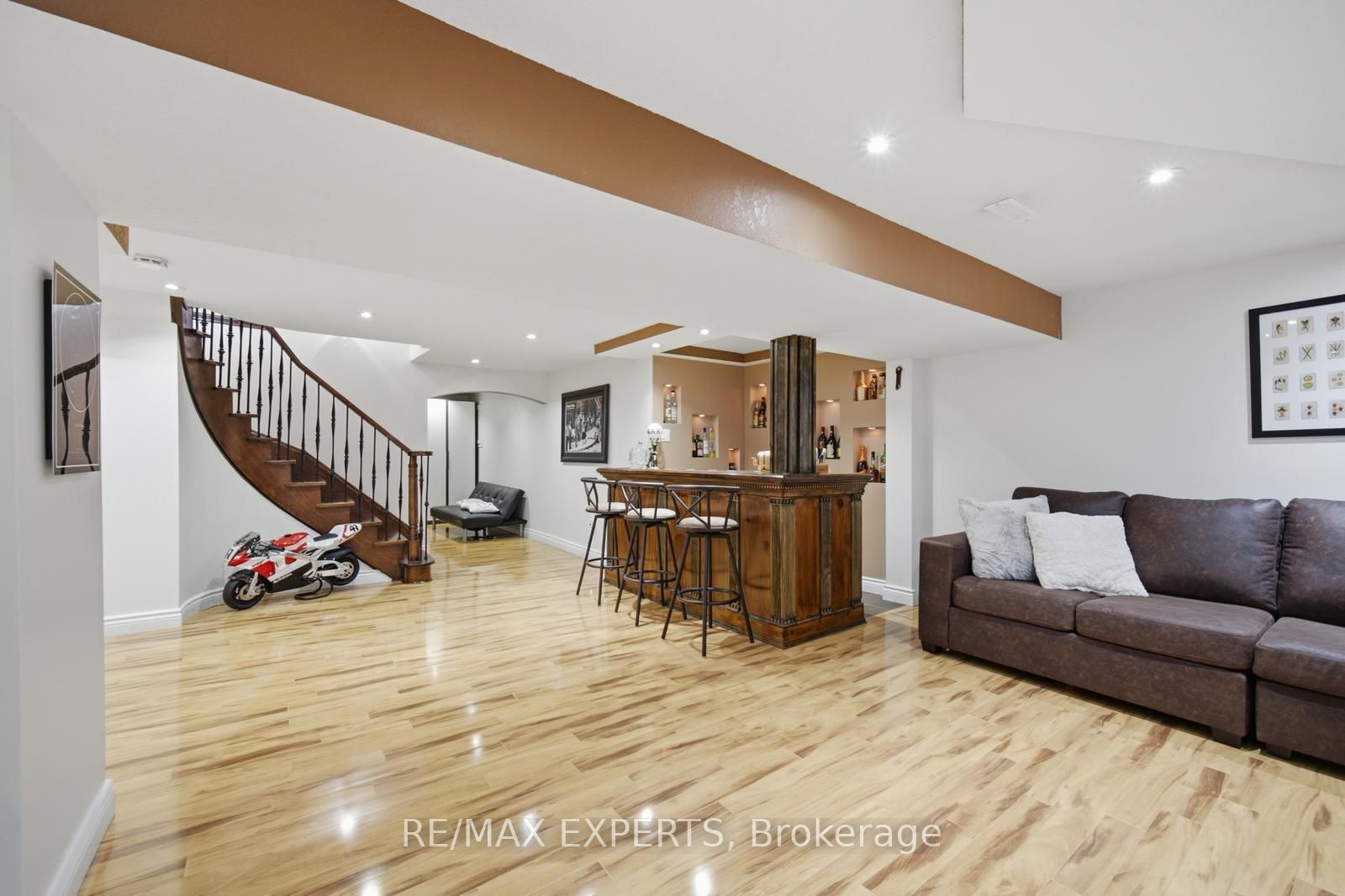444 Maplegrove Avenue Property Photo 37