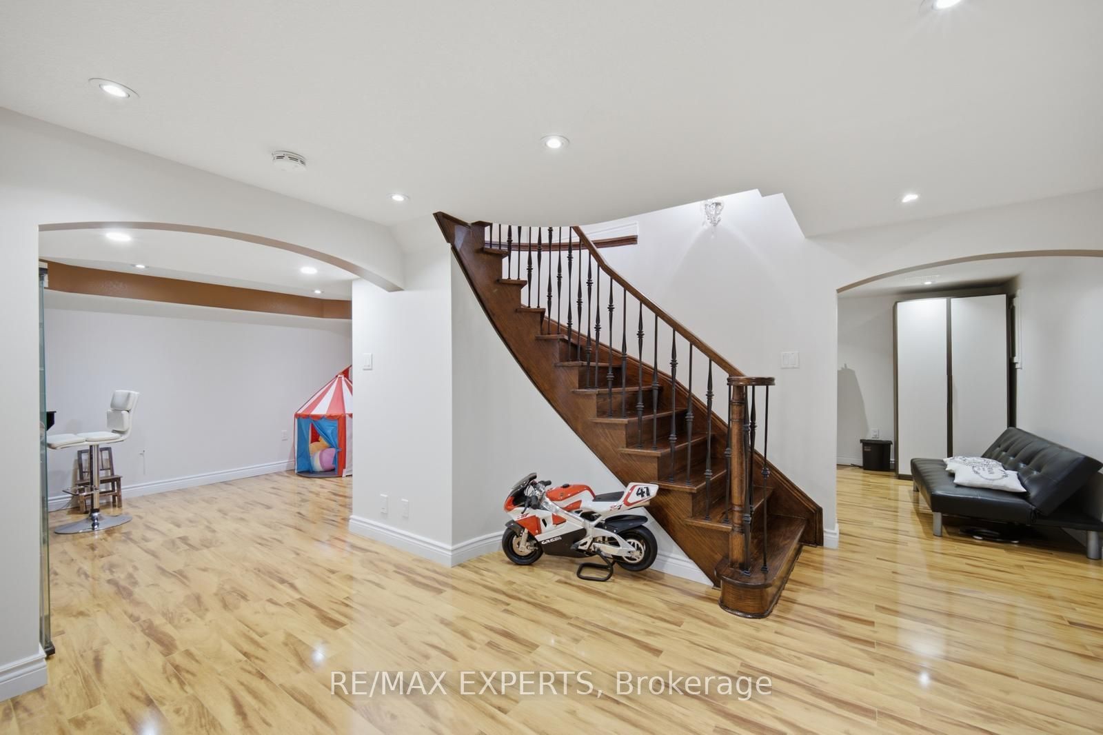 444 Maplegrove Avenue Property Photo 38