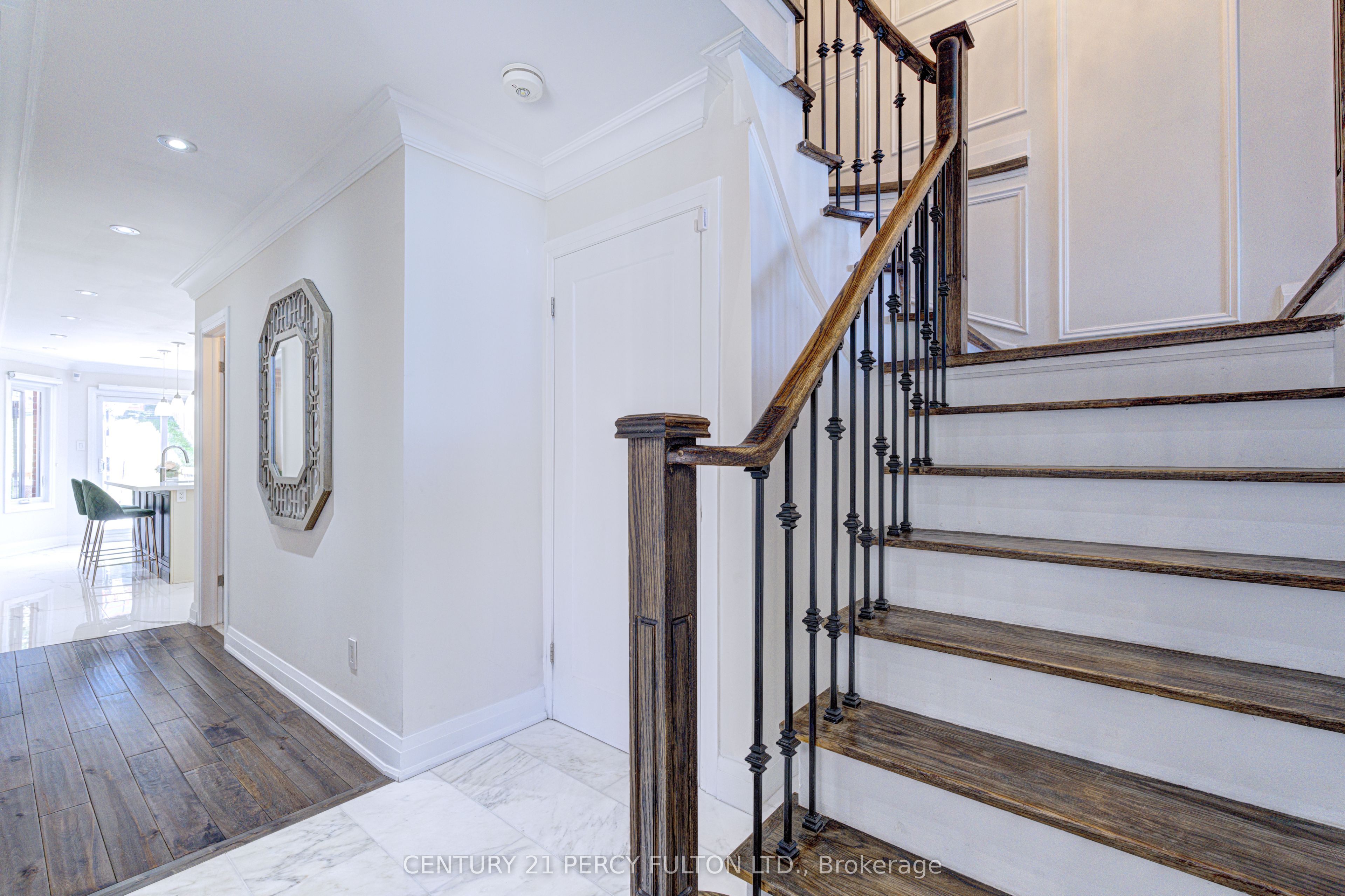 109 Woodcroft Lane Property Photo 6