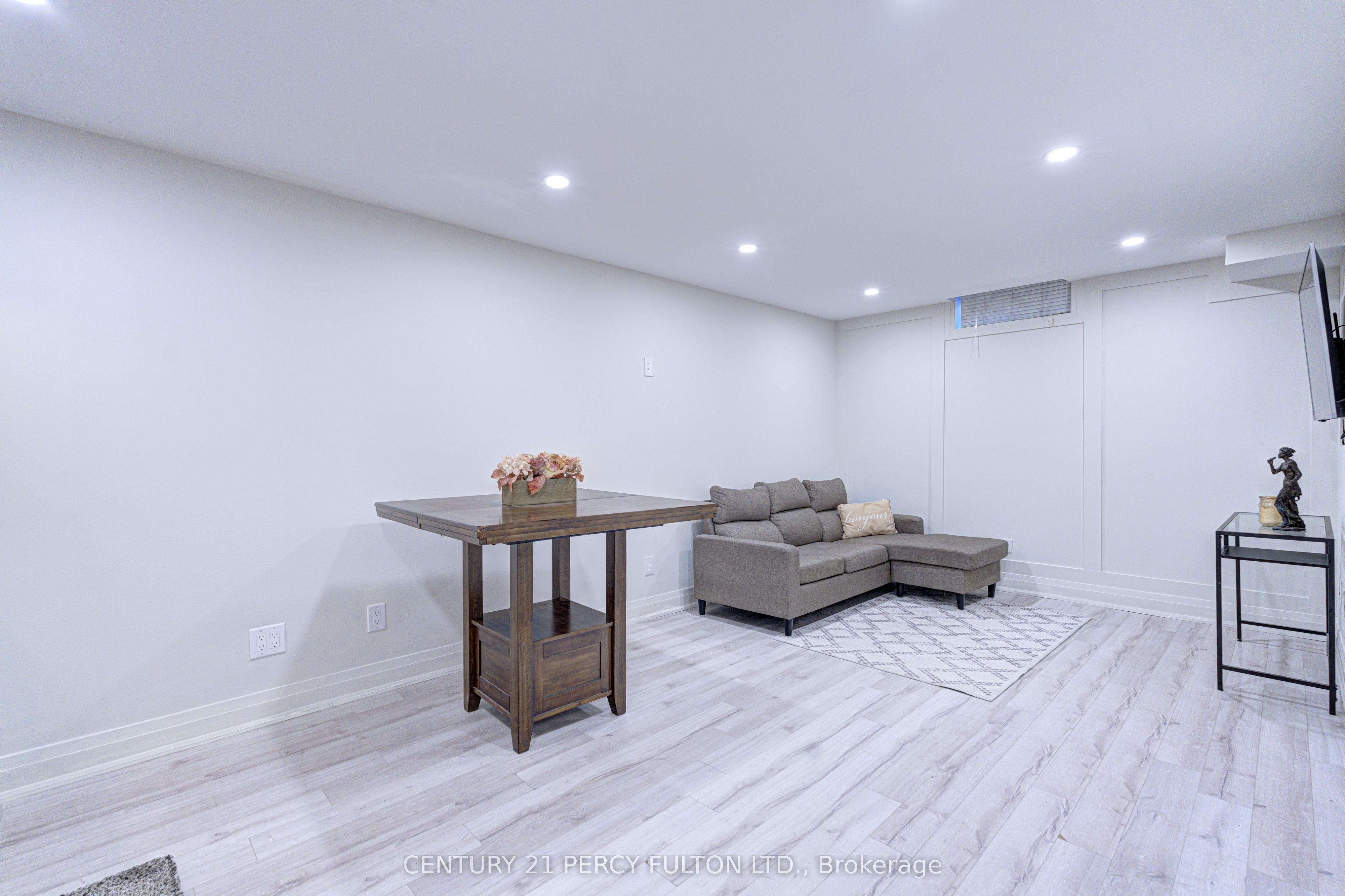 109 Woodcroft Lane Property Photo 38