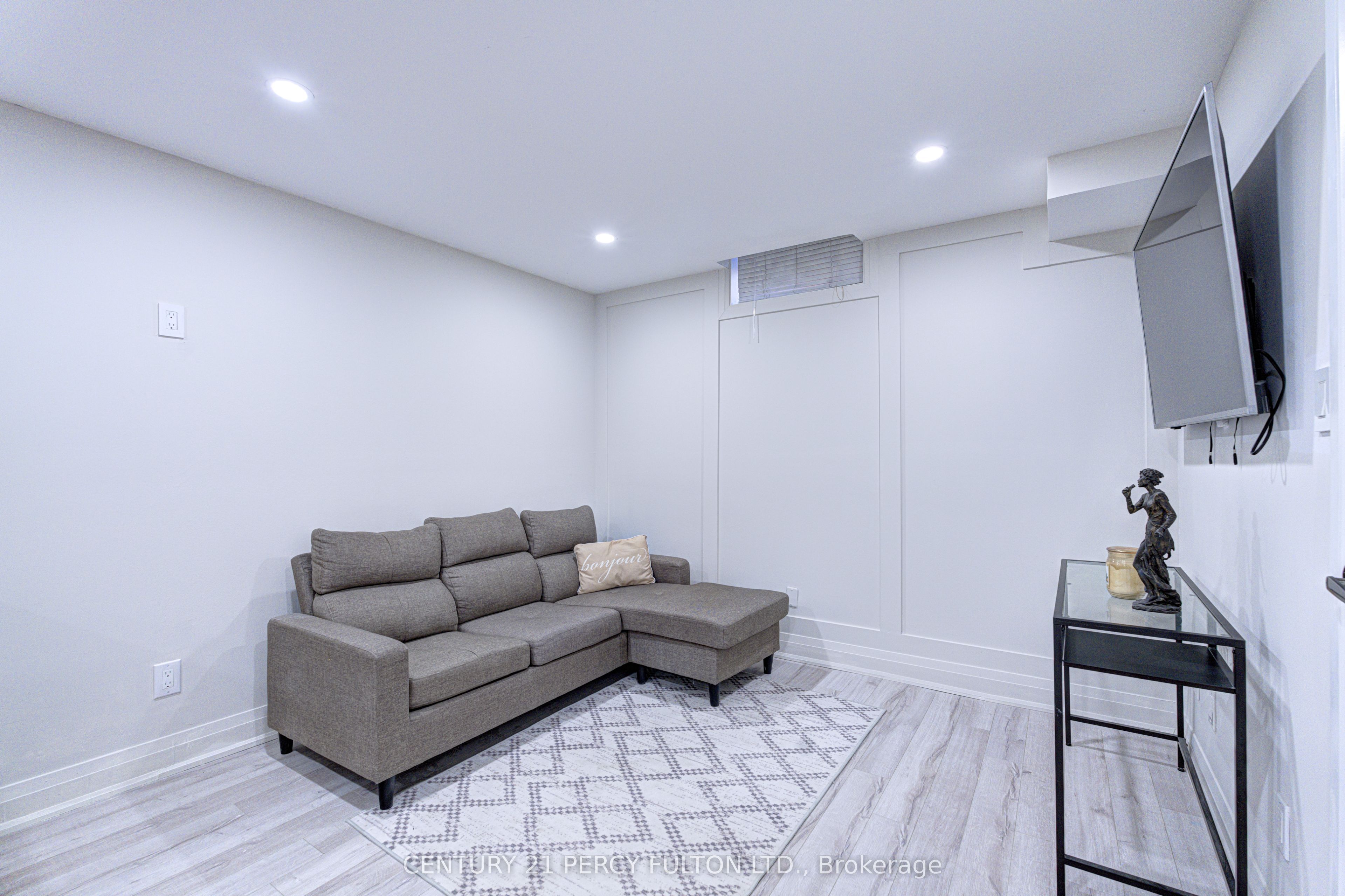 109 Woodcroft Lane Property Photo 39