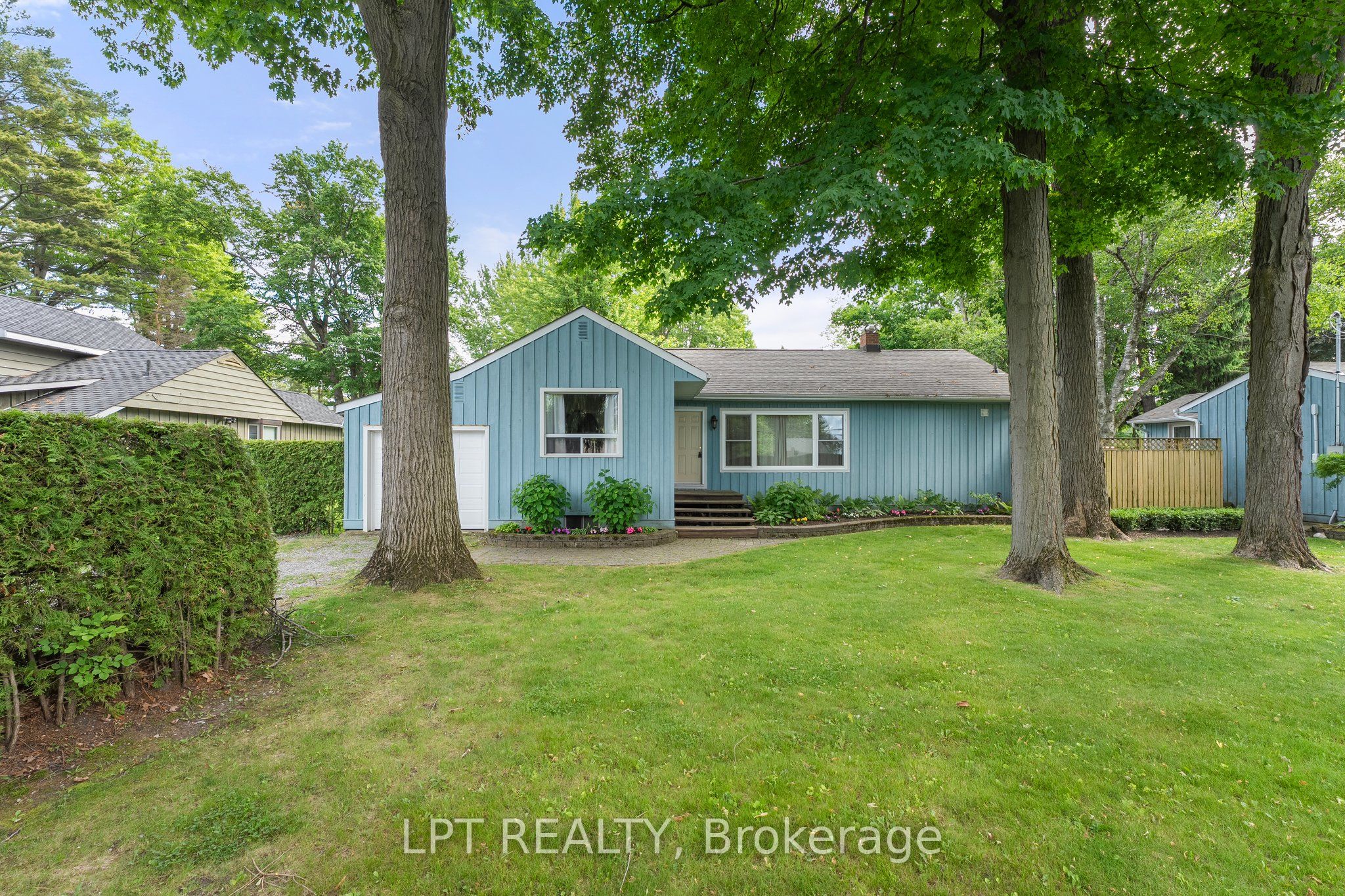 101 Hedge Road Property Photo 6