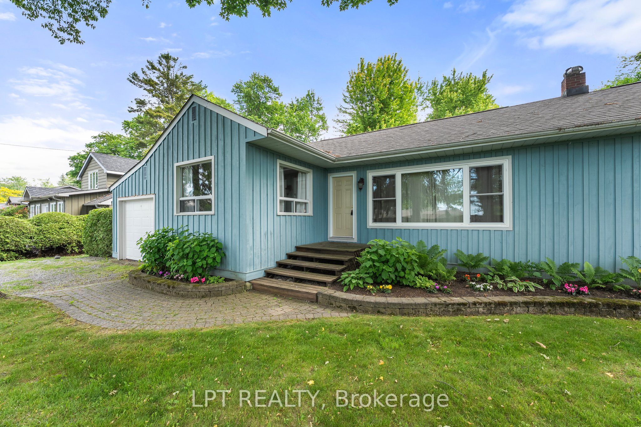101 Hedge Road Property Photo 7
